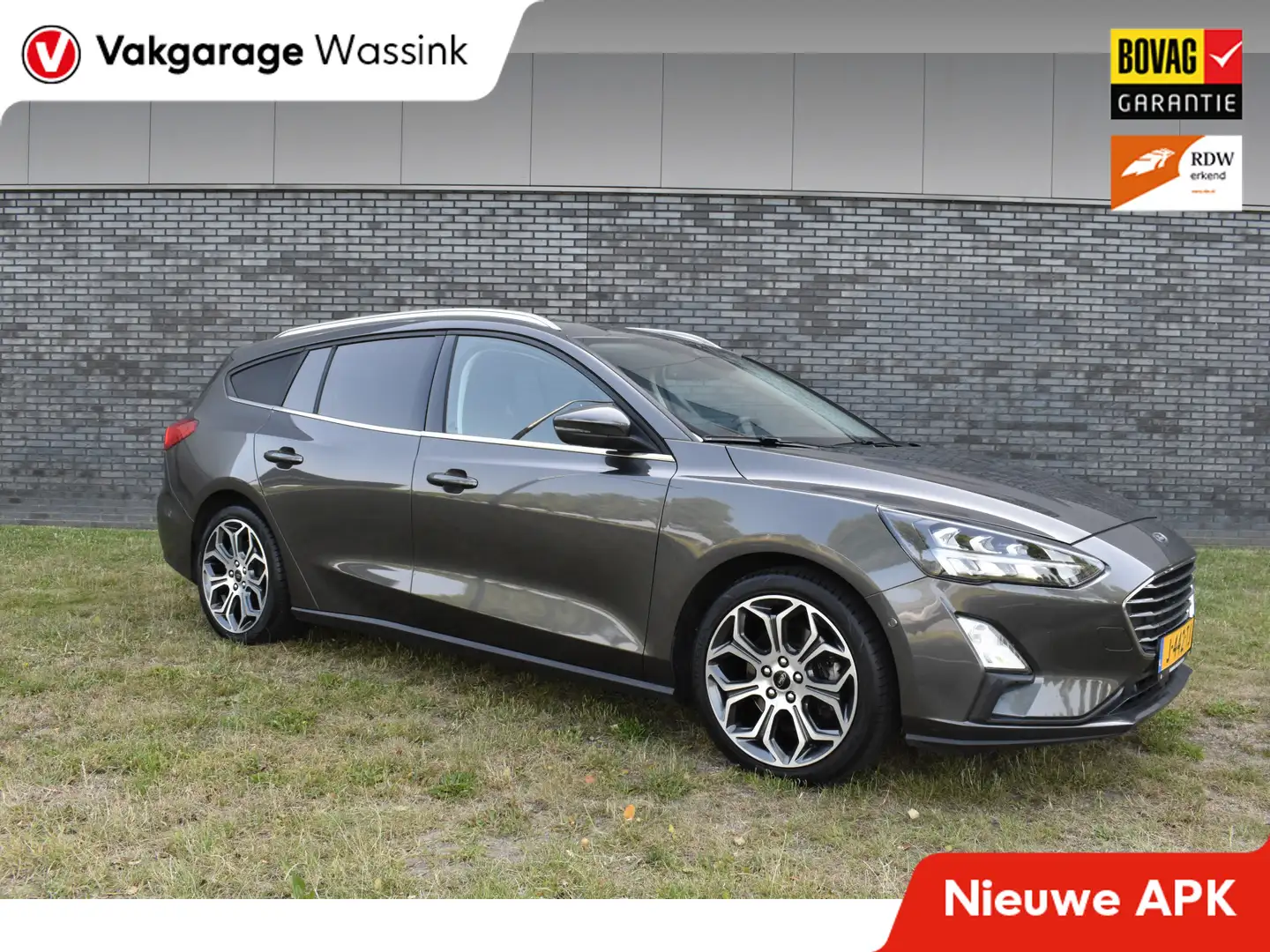 Ford Focus Wagon 1.0 EcoBoost Titanium Business Automaat Trek Gris - 1