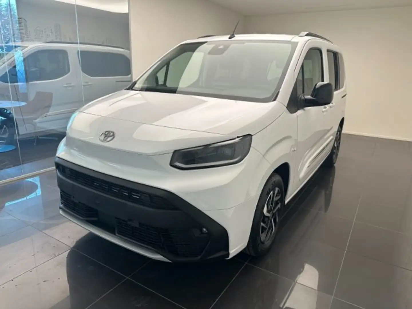 Toyota Proace City Proace City Verso 1.2 110 CV S&S L1 Short Executiv Bianco - 1