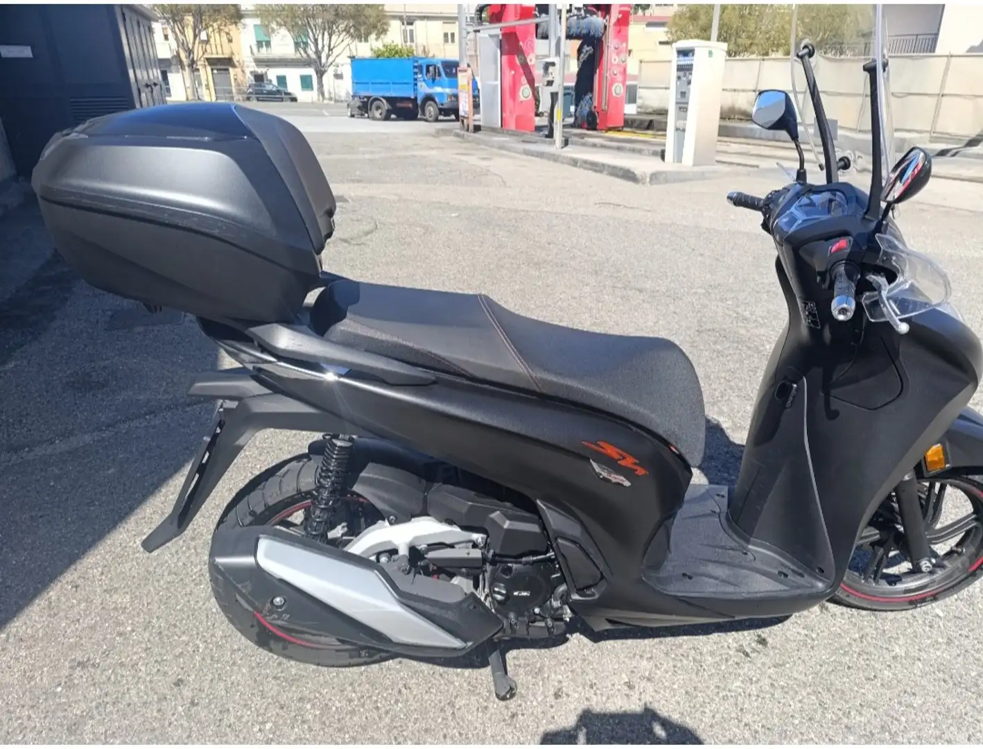 Honda SH 350i sport Black - 1