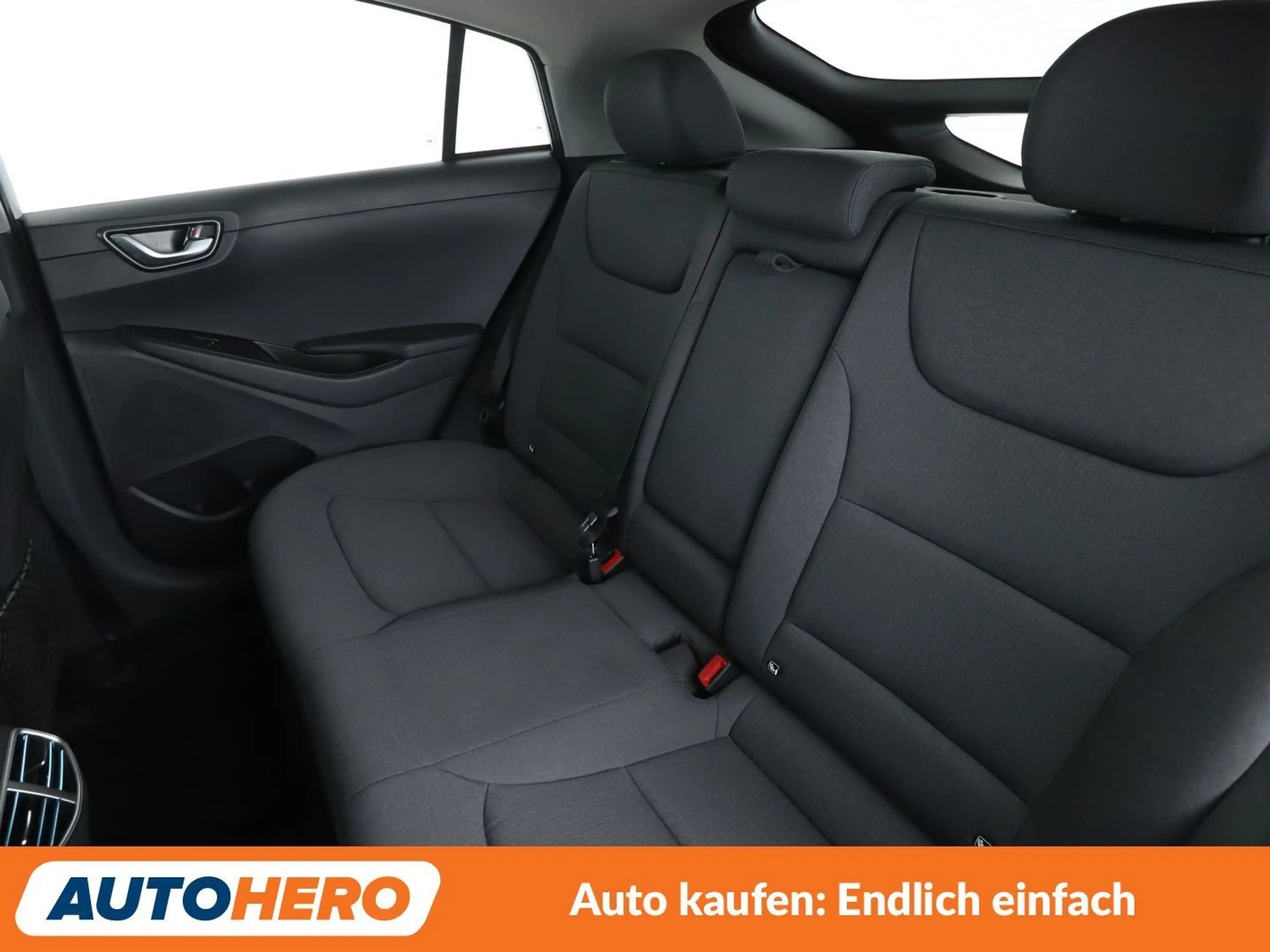 Hyundai IONIQ 1.6 Hybrid Style Aut.*NAVI*LED*CAM*PDC* — photo 14