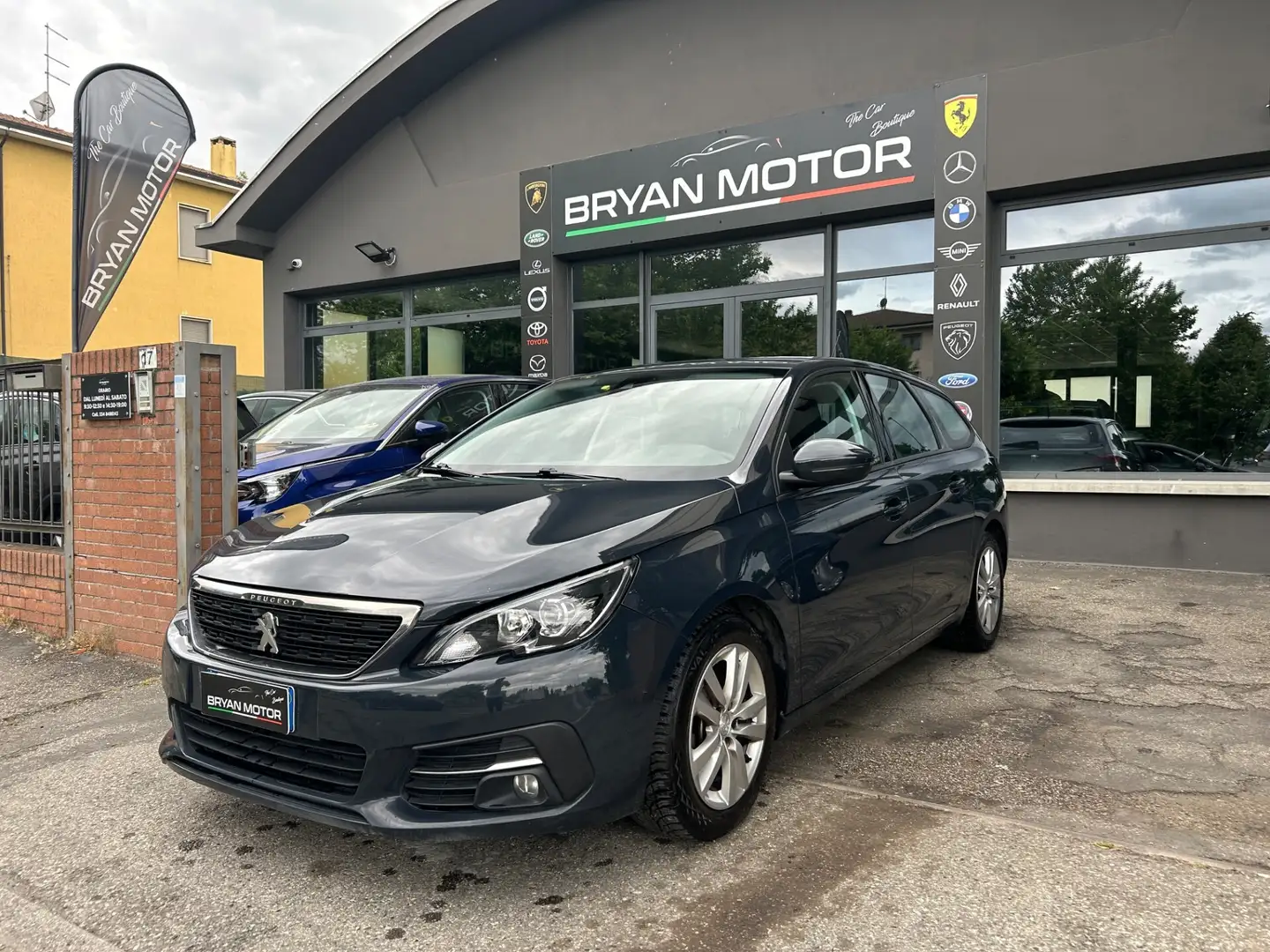 Peugeot 308 BlueHDi 100 S&S SW Business Gris - 1