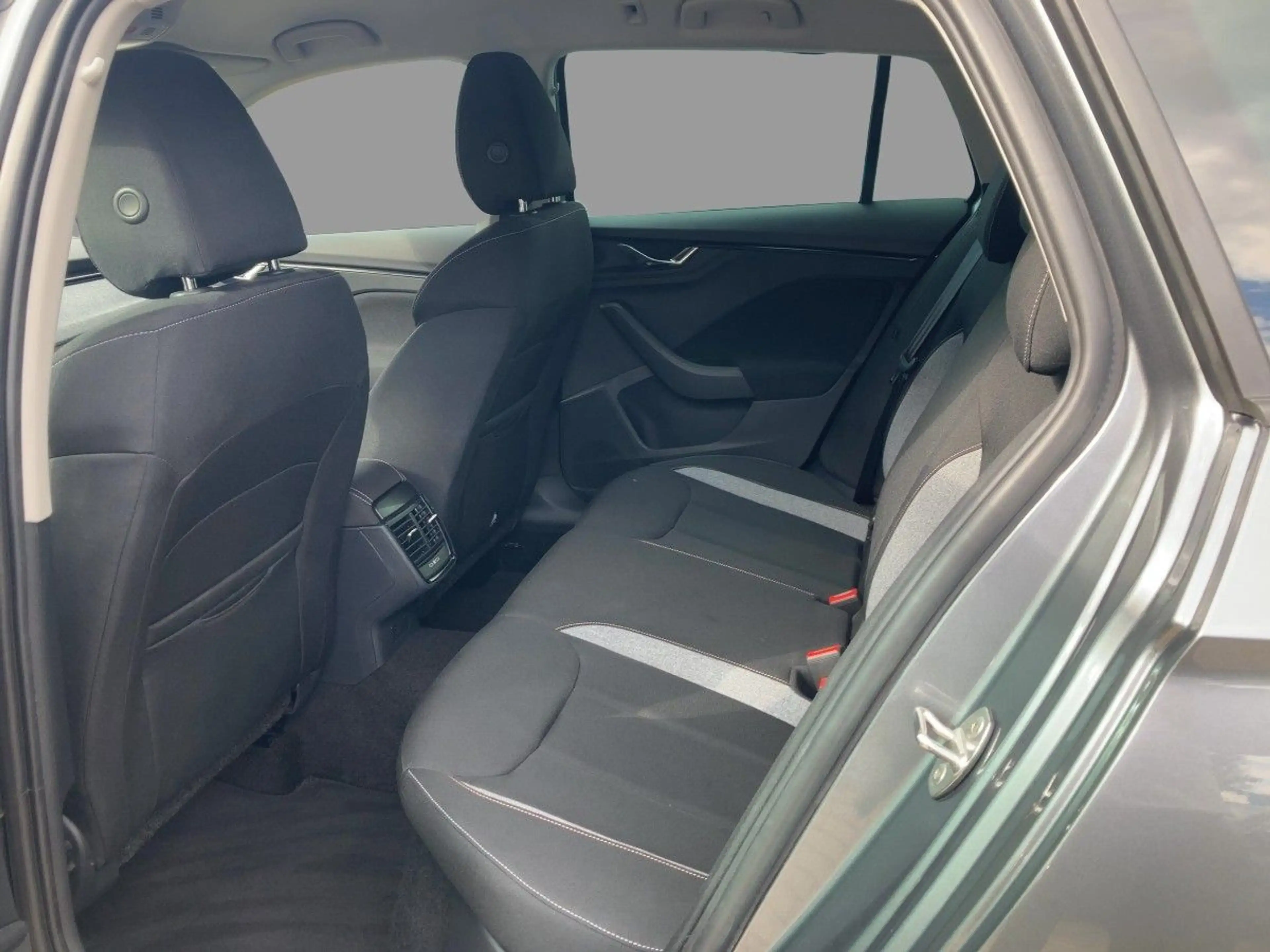Skoda Scala 1.5 TSI Drive — photo 8