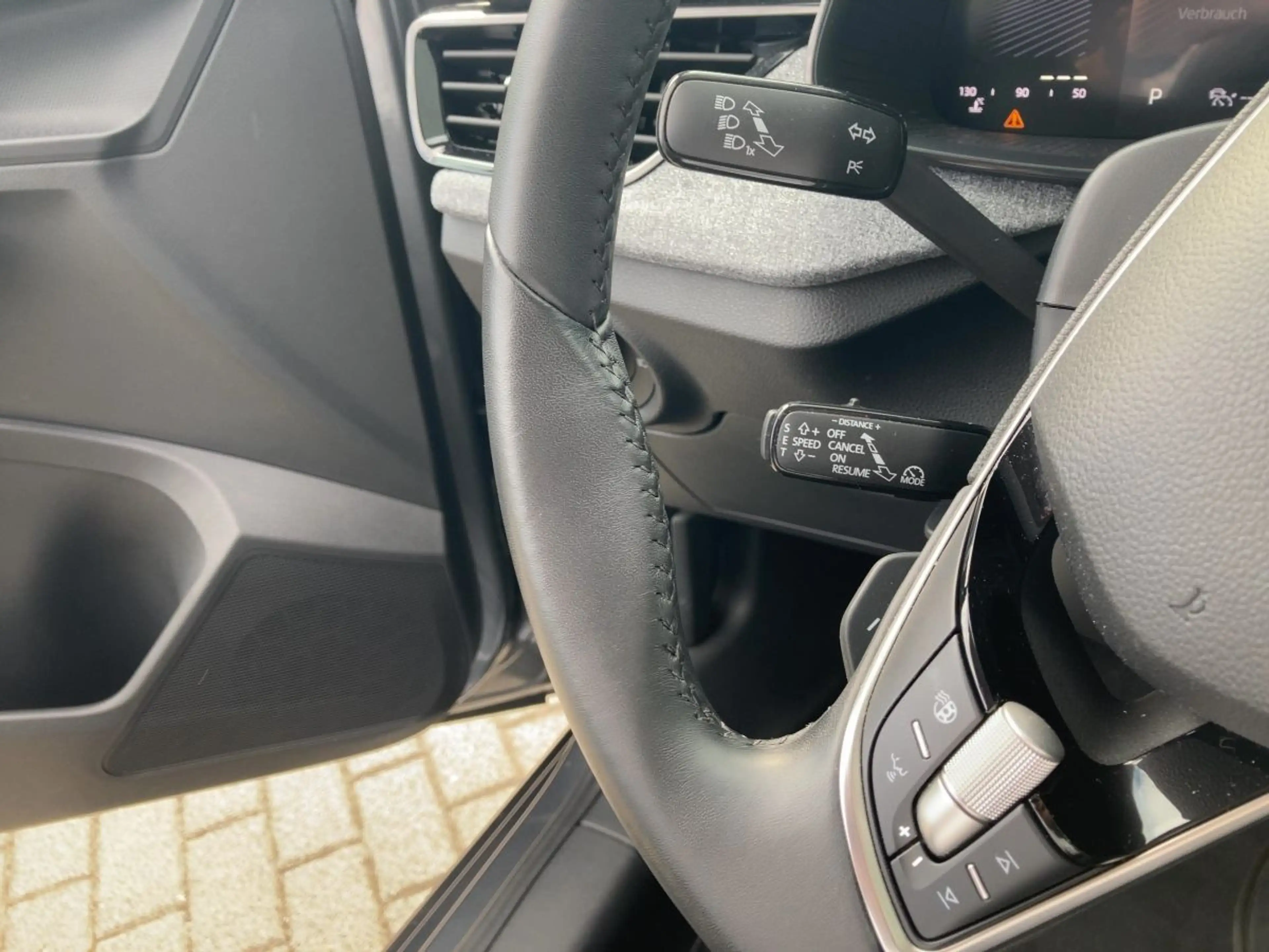 Skoda Scala 1.5 TSI Drive — photo 14