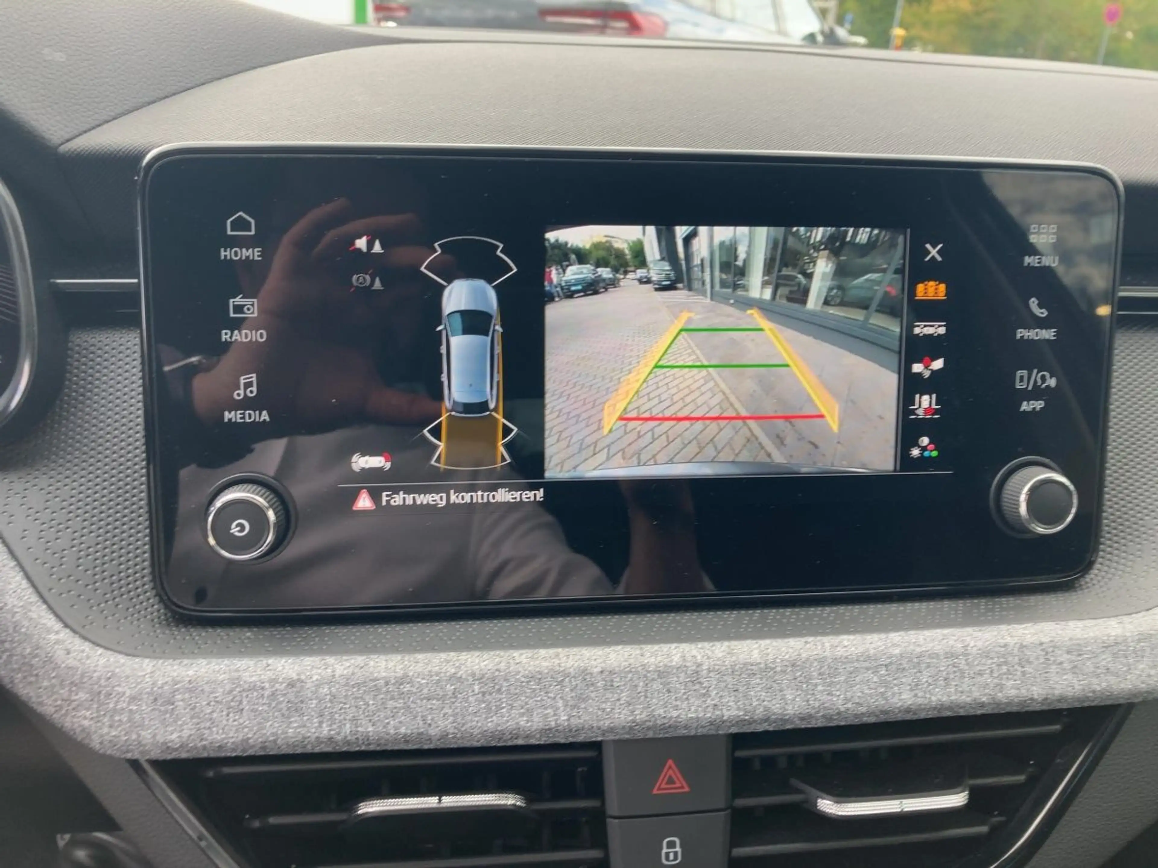 Skoda Scala 1.5 TSI Drive — photo 15