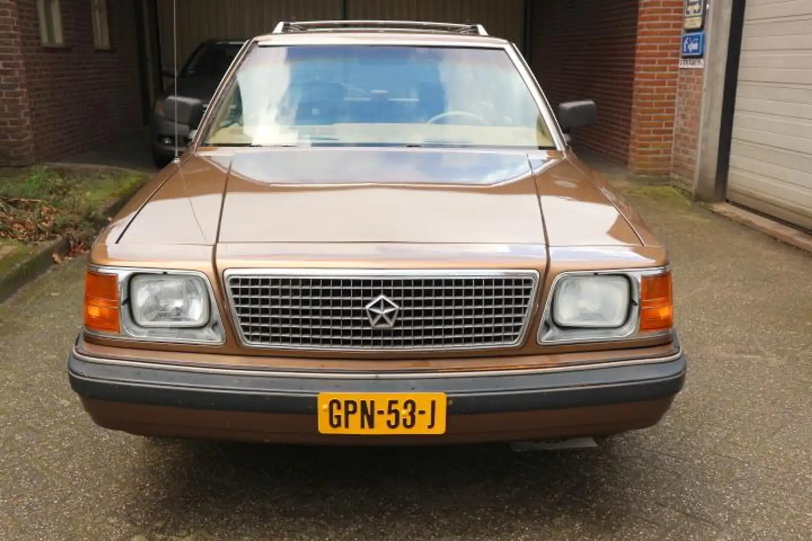 Plymouth PLYMOUTH ARIES Harde en nette auto Marrón - 2