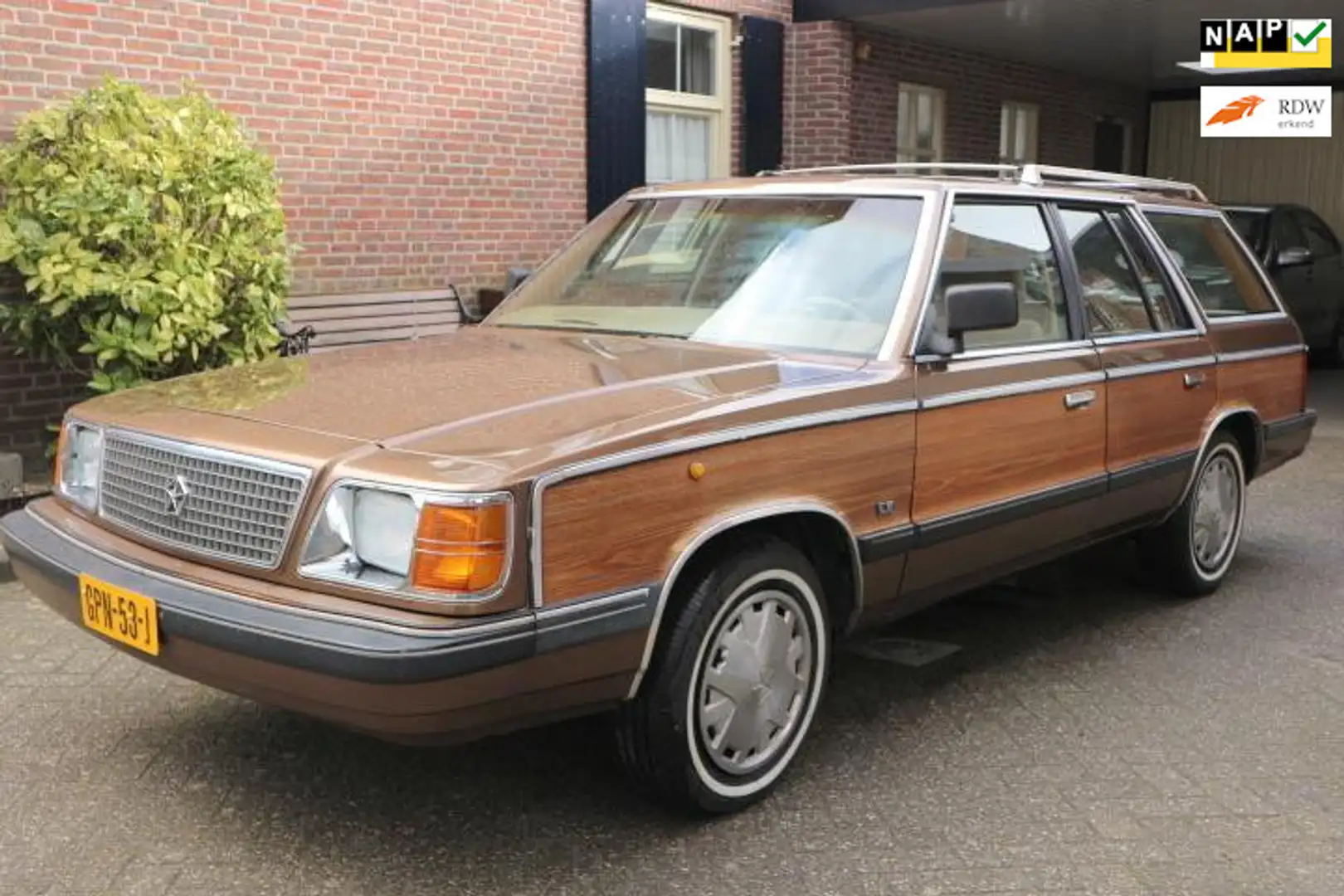 Plymouth PLYMOUTH ARIES Harde en nette auto Marrón - 1