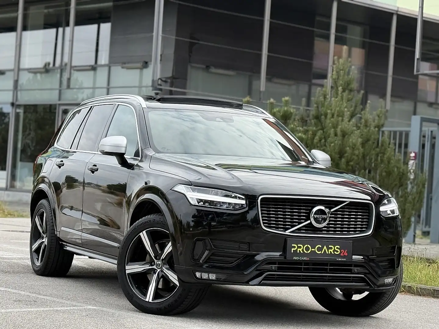Volvo XC90 // D5 AWD // R-Design // 7 SITZE Noir - 1
