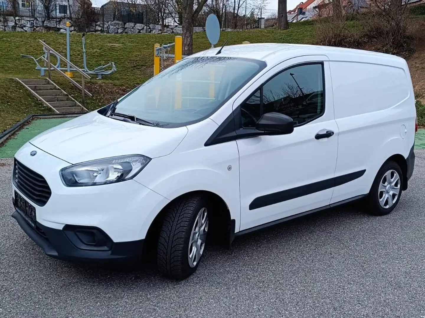 Ford Transit Courier Tourneo Courier 1,0 EcoBoost Trend Trend Weiß - 1