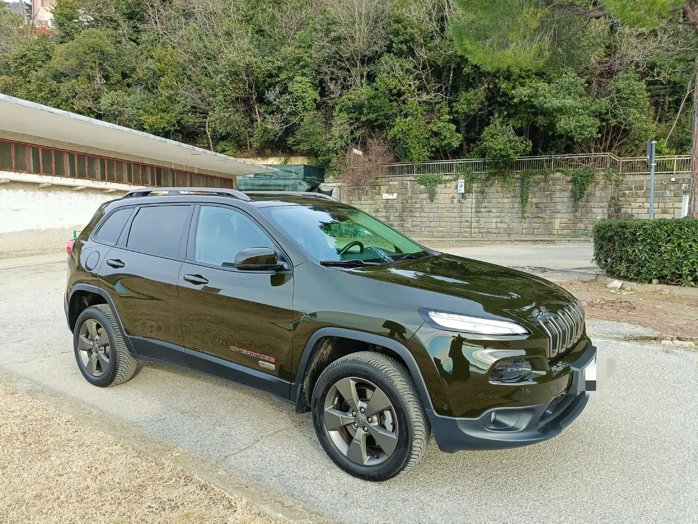Jeep Cherokee 75th Anniversary Verde - 1