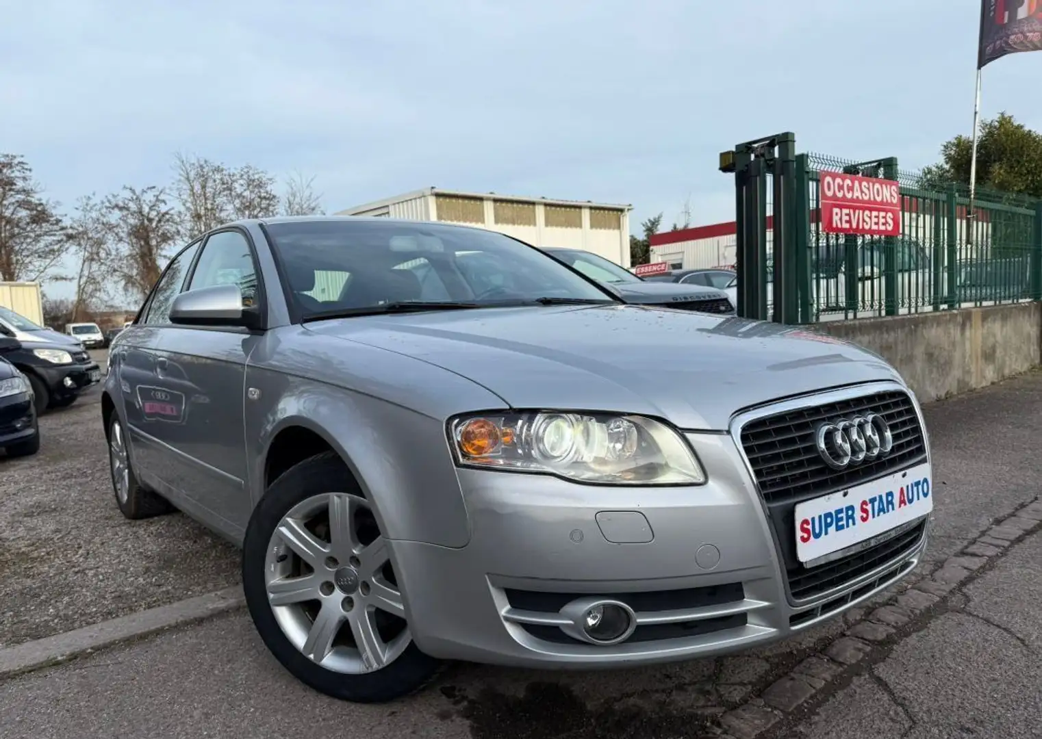 Audi A4 AVANT 2.0l TDI 140CV AMBIENTE MULTITRONIC Gris - 1