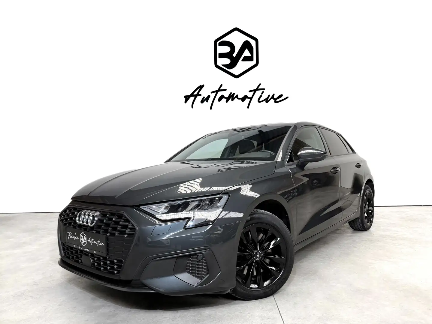 Audi A3 Sportback 30 TFSI Look S line Gris - 2