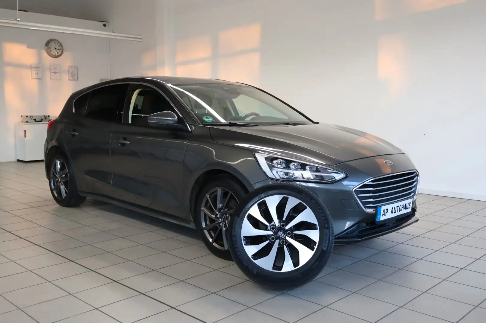 Ford Focus Lim. Cool & Connect LED Kamera PDC Gris - 1