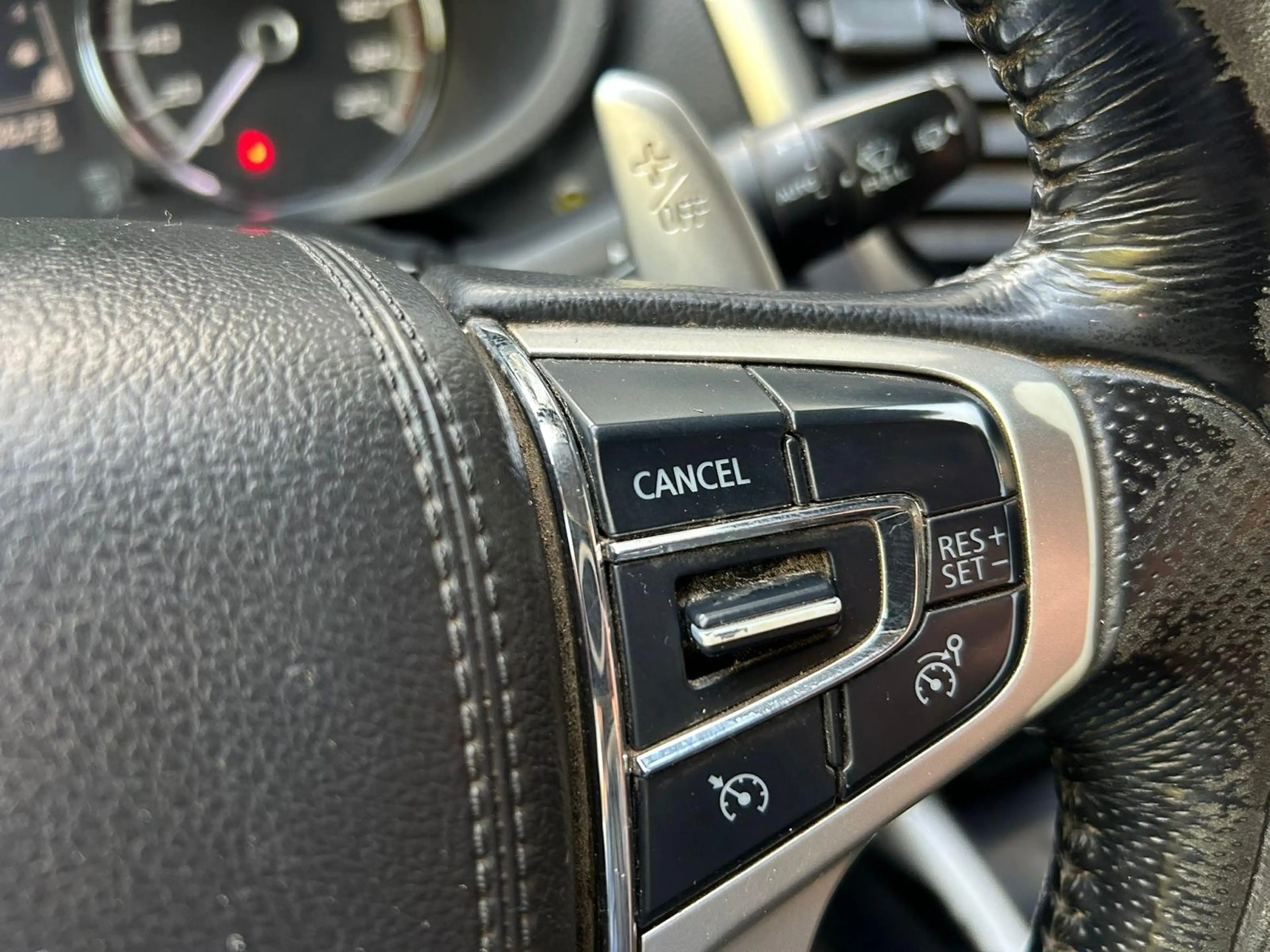 Mitsubishi L200 2.4 DI-D 4WD Blackline (EU6) — photo 9