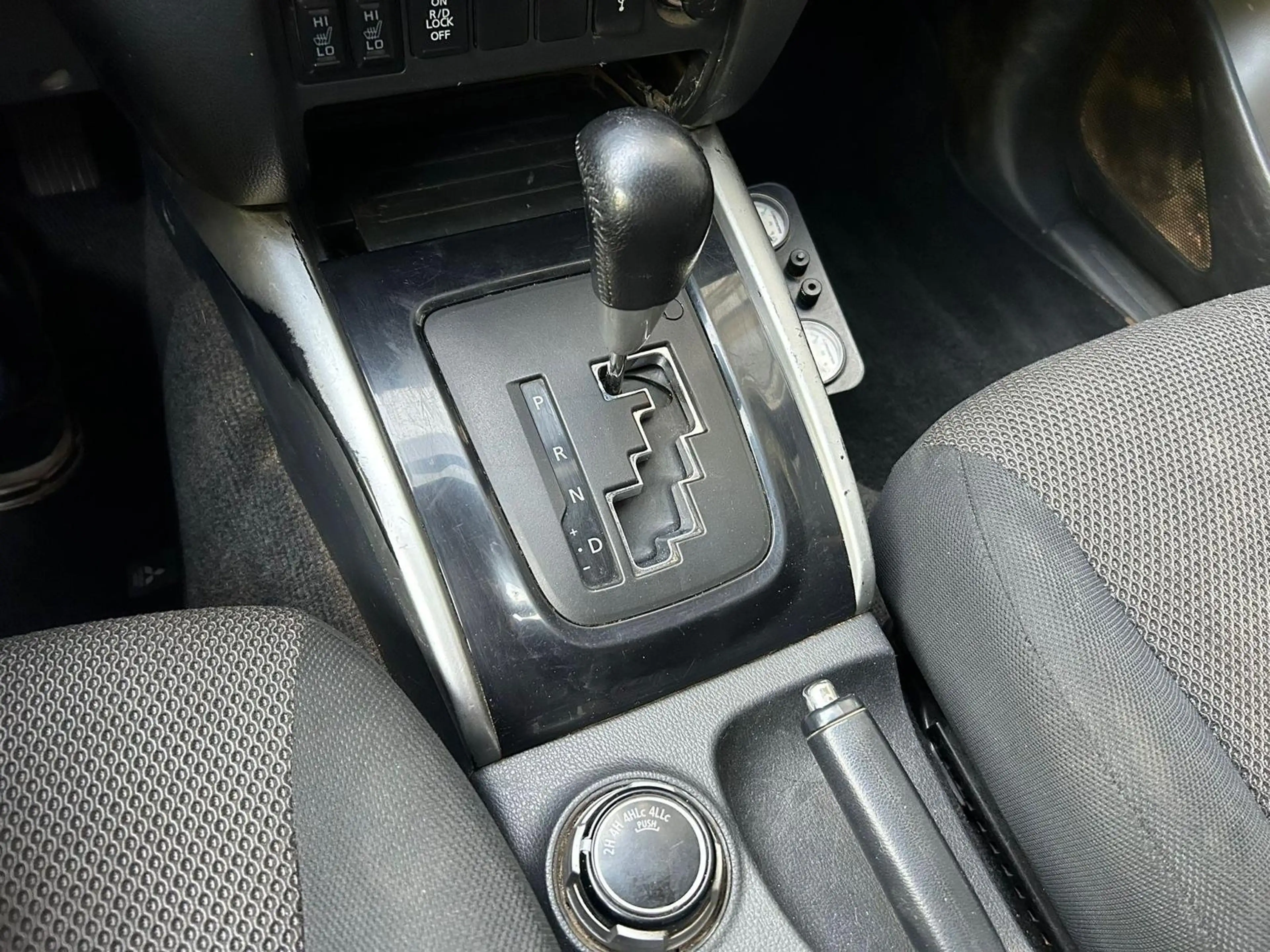 Mitsubishi L200 2.4 DI-D 4WD Blackline (EU6) — photo 14