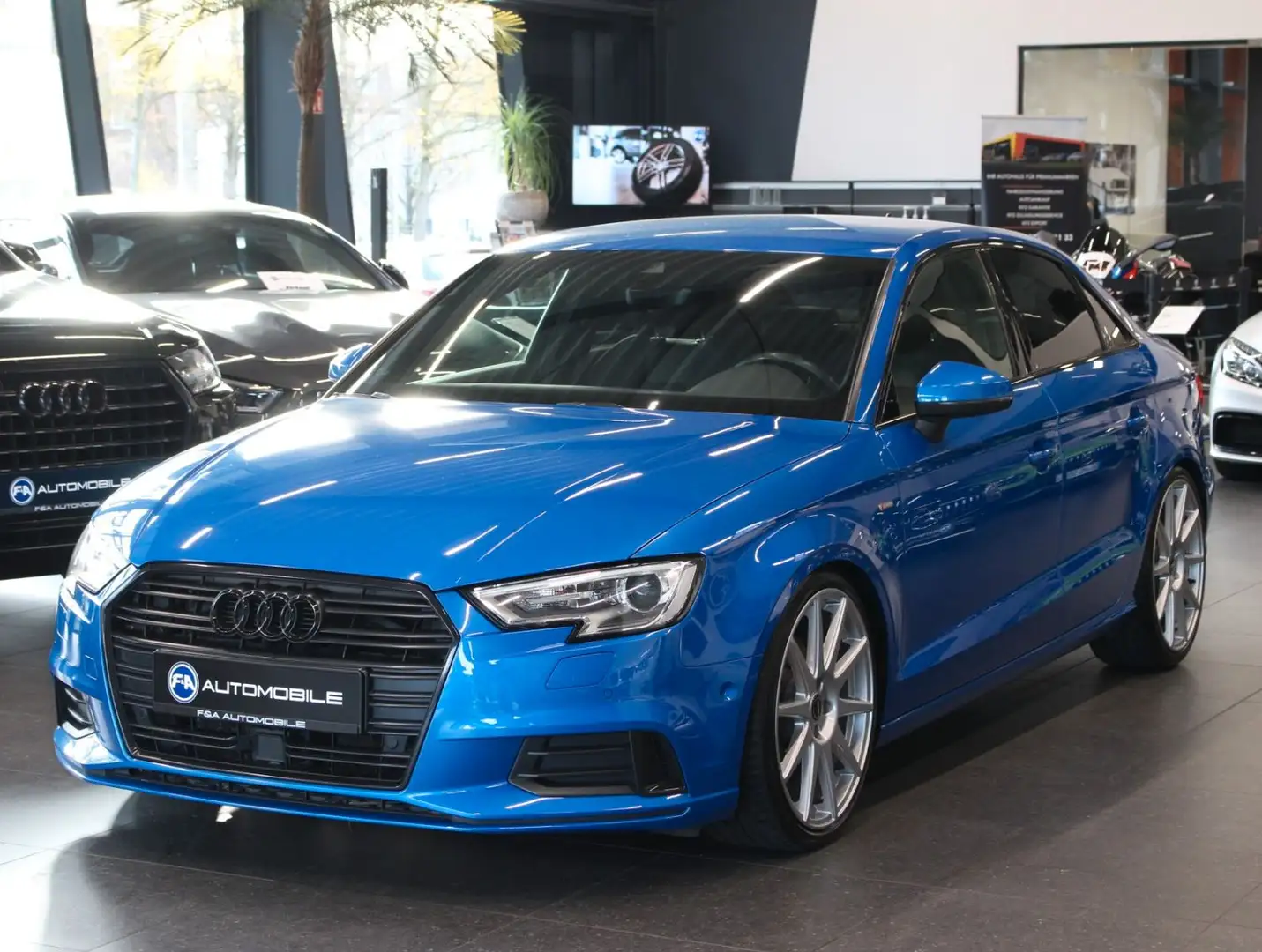 Audi A3 Lim. 35 TDI S Line Sport Plus*Bi Xenon*Keyles Blau - 1
