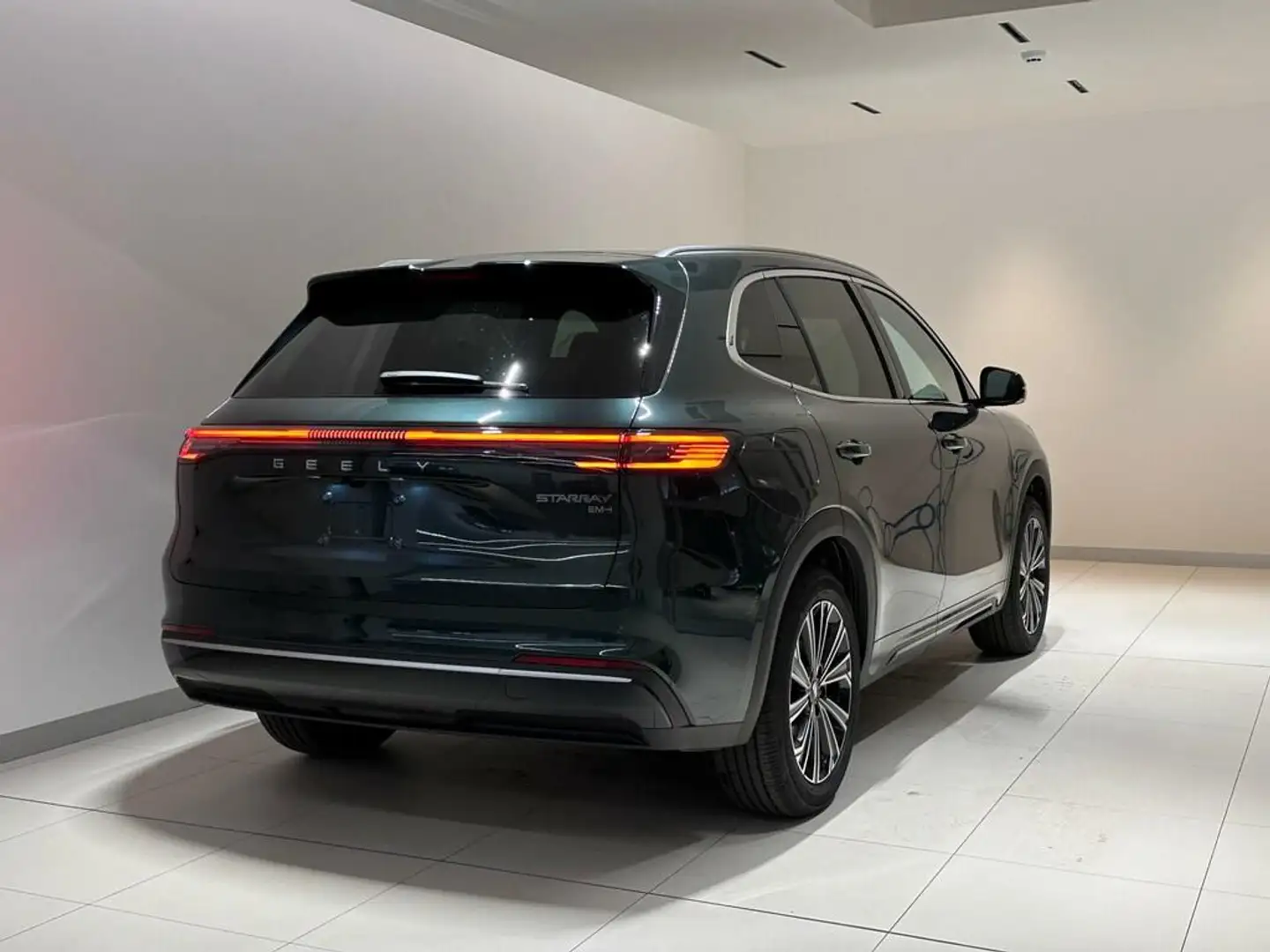 Geely Starray EM-i 1.5 phev Launch Edition Grün - 2