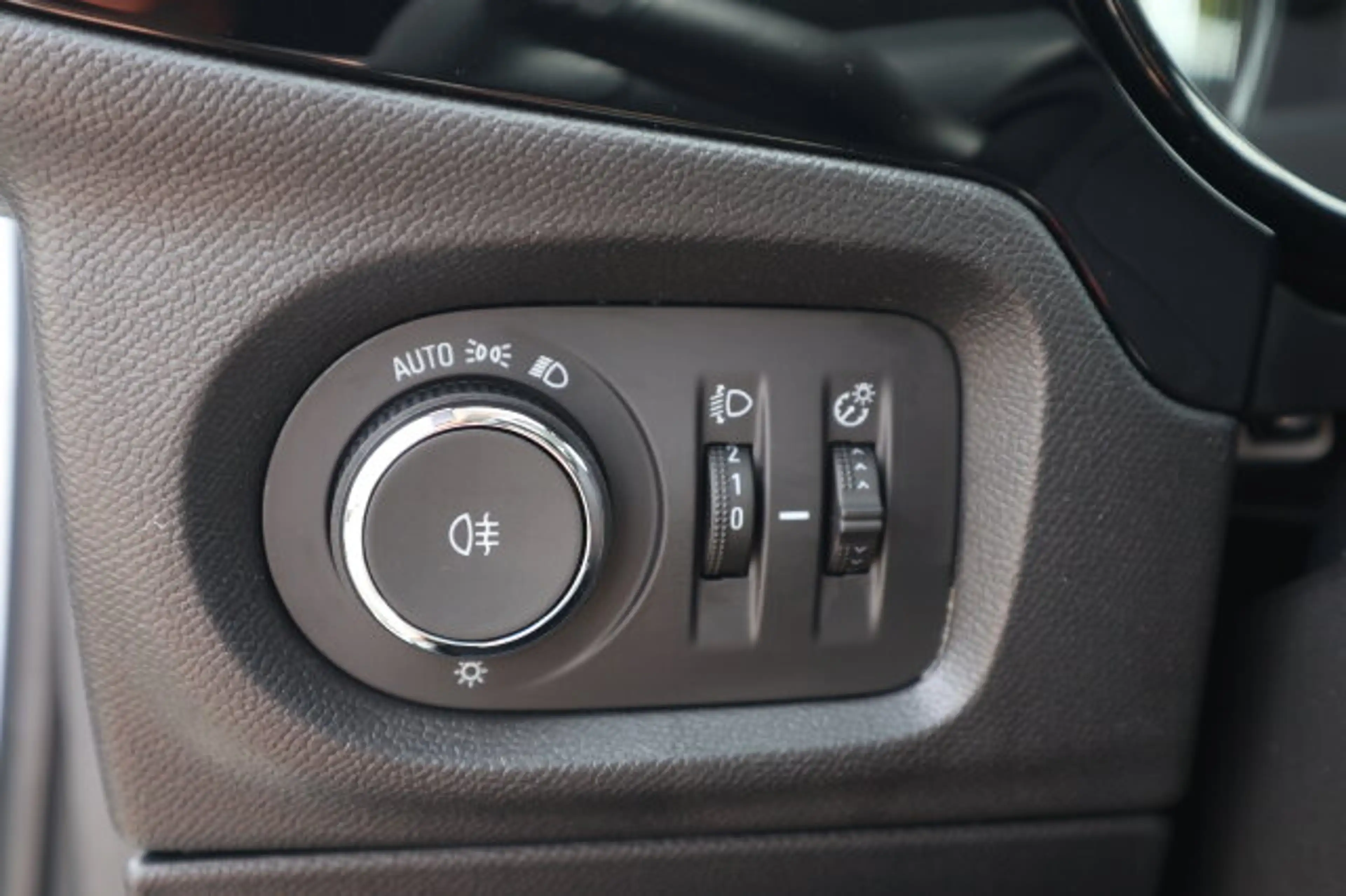 Opel Corsa Edition/Winter/Komfort Pak  Klima/LED/Audiosystem Multimedia/Sitzhzg./MF-Lenkrad/BC/Tempomat/eFH./NSW — photo 6