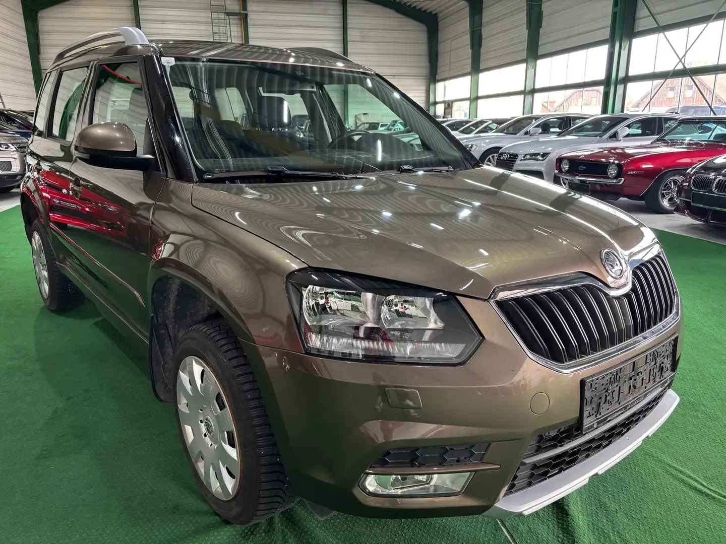 Skoda Yeti Elegance 1,4 TSI Green tec Braun - 1