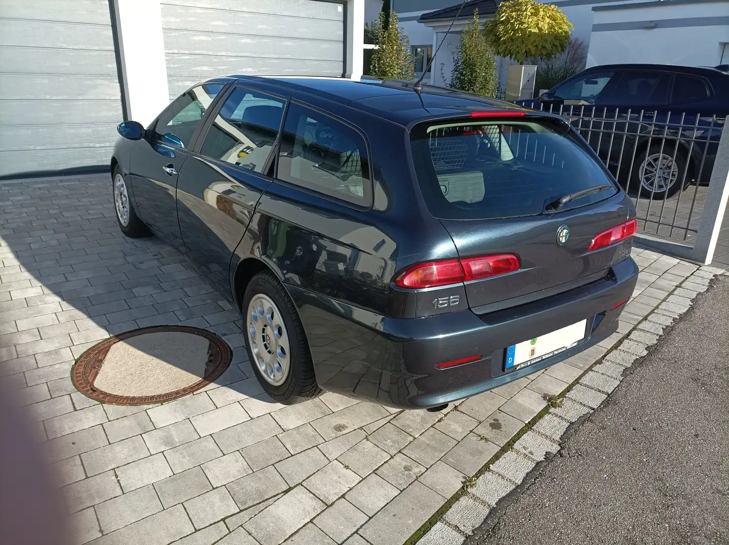 Alfa Romeo 156 156 Sportwagon 1.9 JTD 16V Distinctive Blau - 2