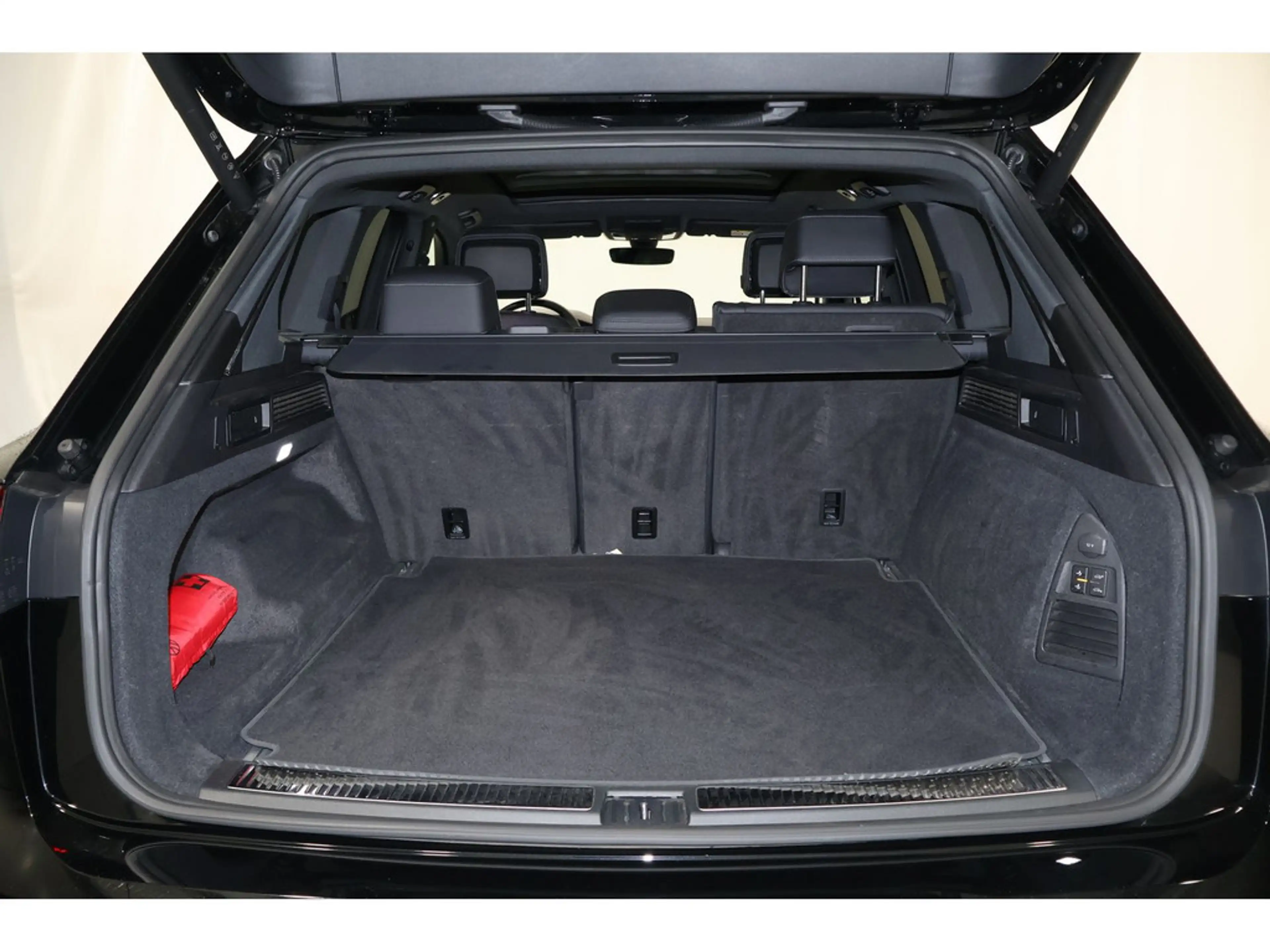 Volkswagen Touareg 3.0 TDI 4Motion R-Line Pano*Head-Up*AreaView * — photo 8