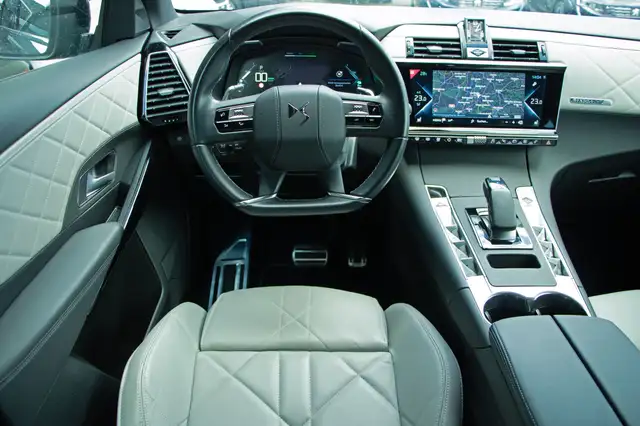 DS Automobiles DS 7 Crossback view 9