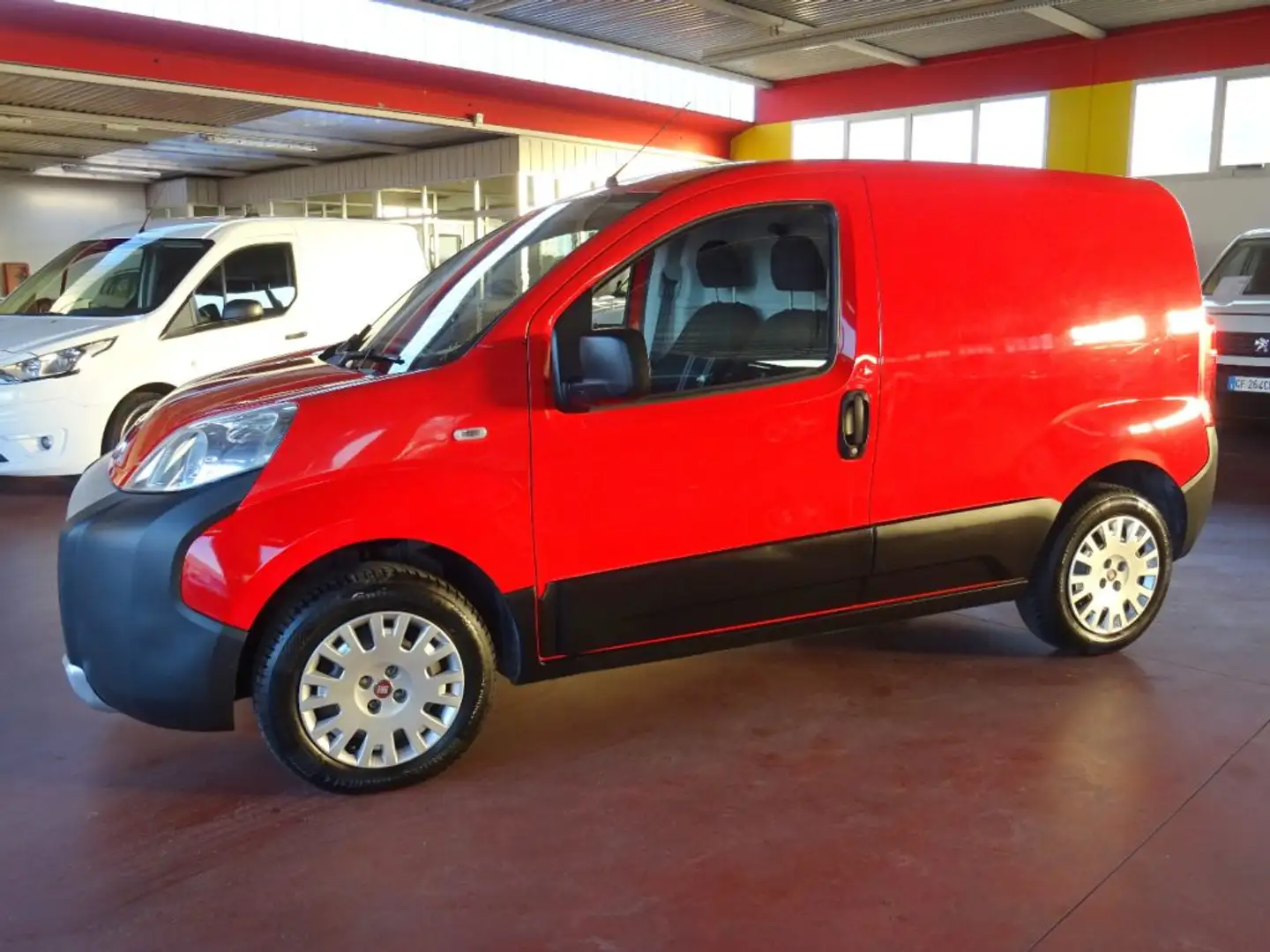 Fiat Fiorino 1.3 MJT 95CV Cargo Adventure Rouge - 2