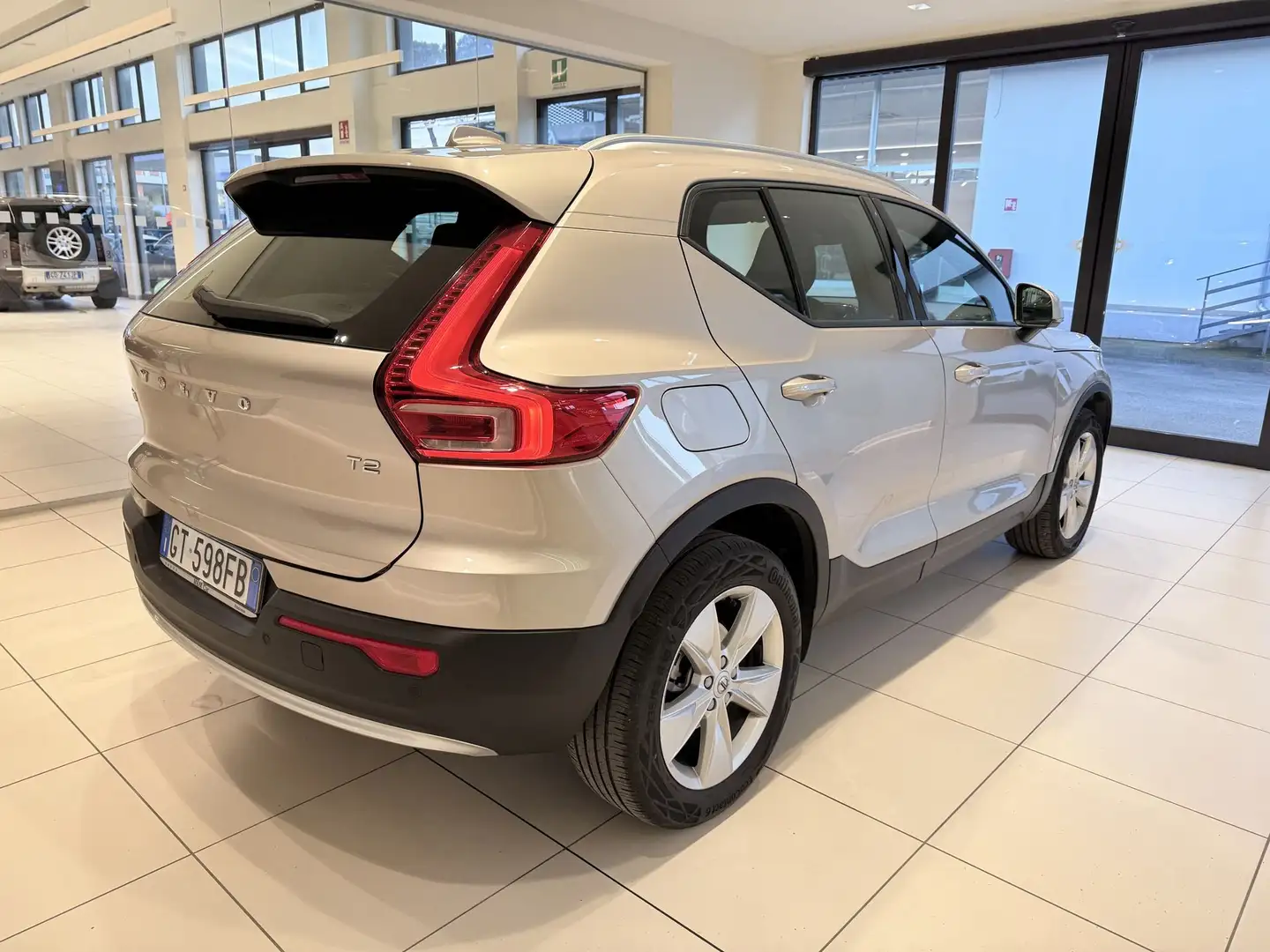 Volvo XC40 XC40 T2 automatico Essential Beige - 2