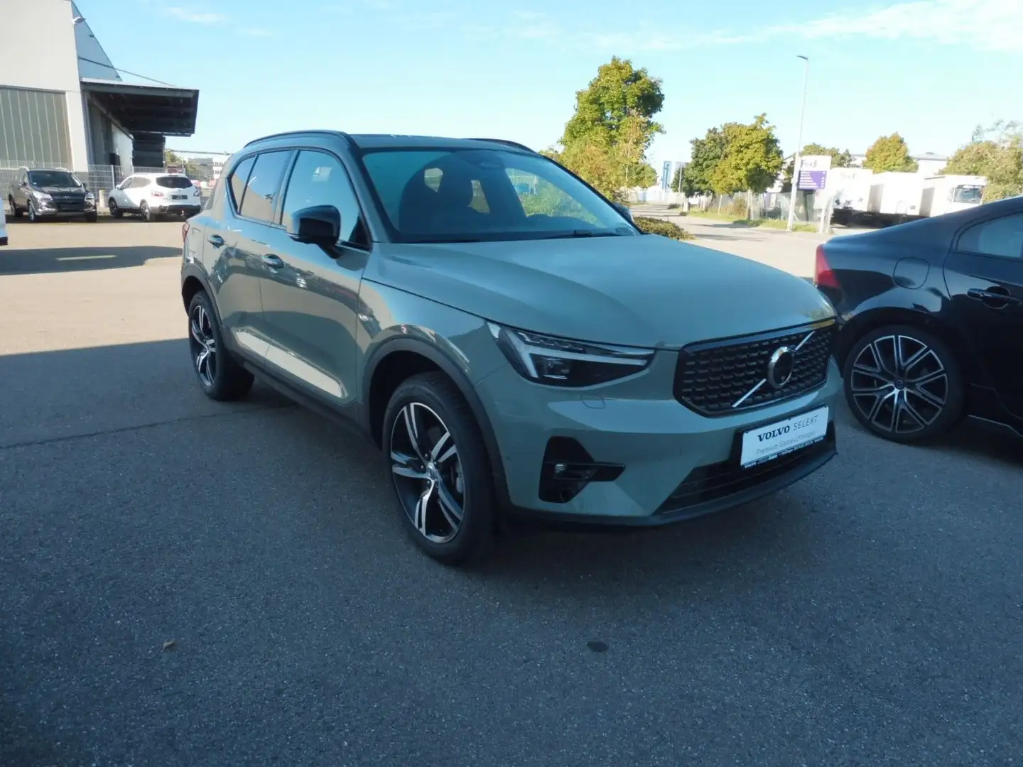 Volvo XC40 B4 Plus Dark 2WD Grün - 1