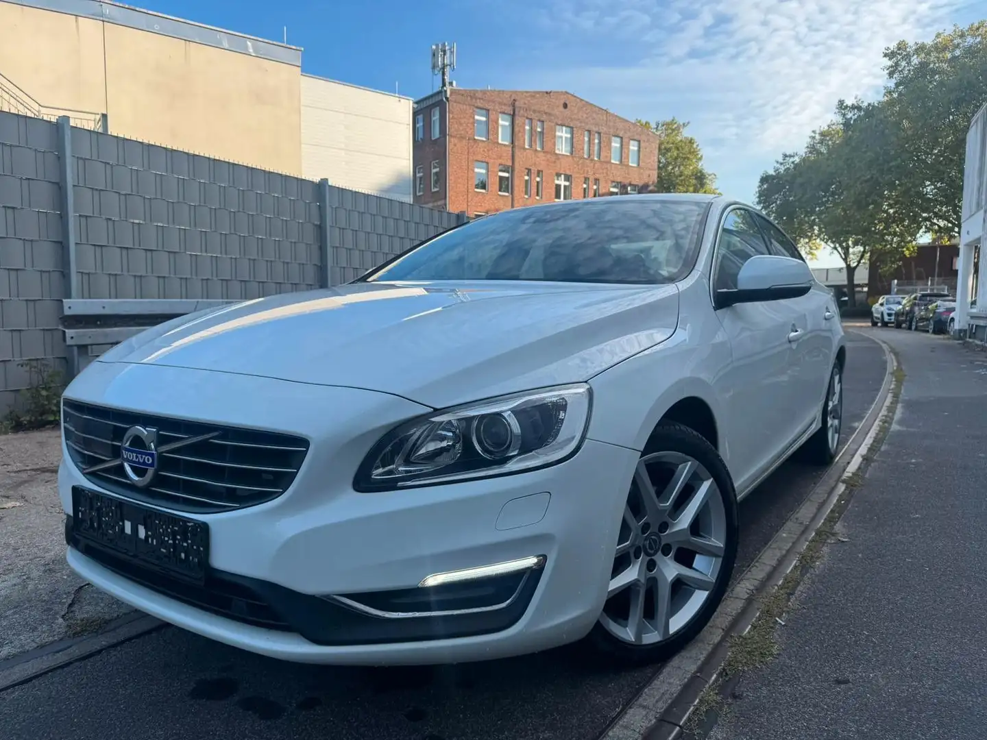 Volvo S60 2.4 D4 Summum AWD 5zyl. Automatik Weiß - 2