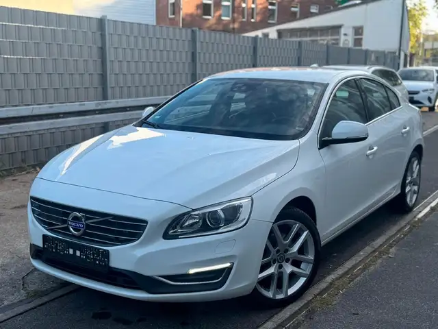 Volvo S60 2.4 D4 Summum AWD 5zyl. Automatik