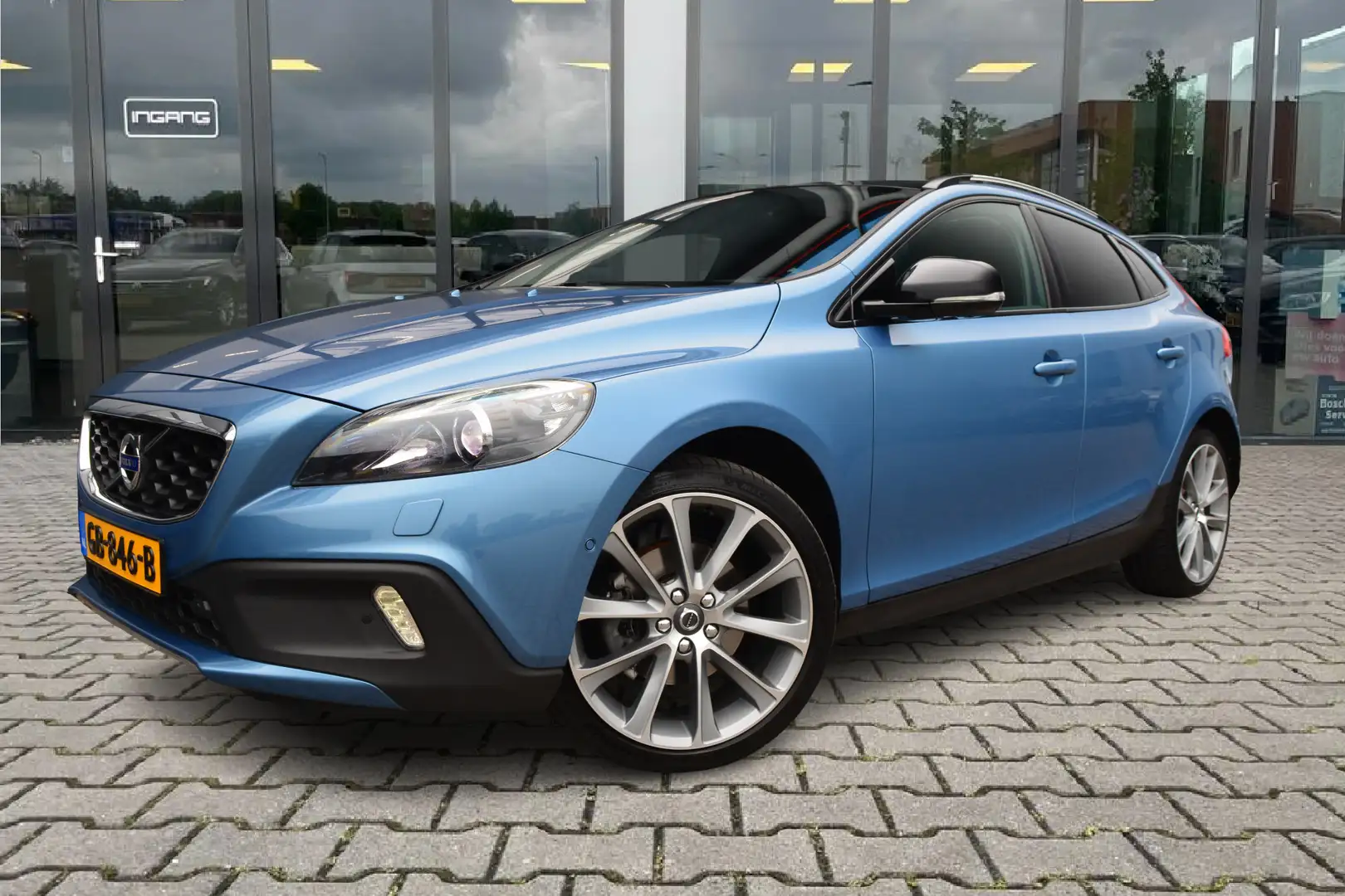 Volvo V40 Cross Country 1.6 T4 Summum | Pano | Camera | Trekhaak | Bleu - 1