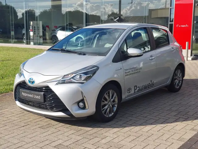 Toyota Yaris 1.5 Hybrid e-CVT Business Plus