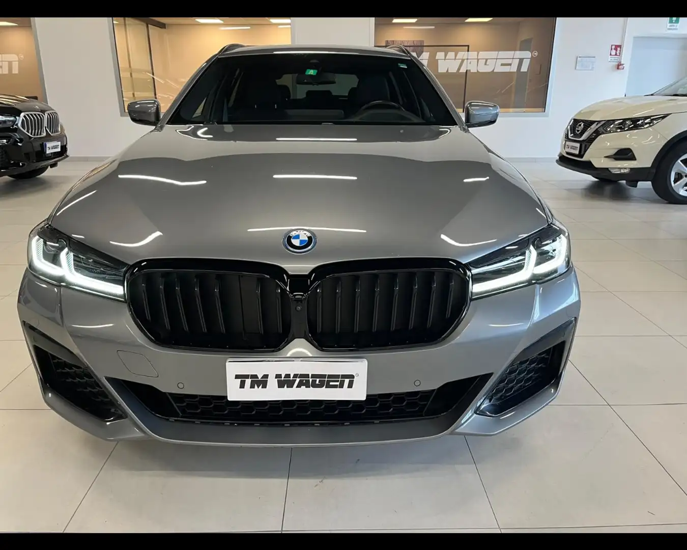 BMW 530 e Touring Msport Grau - 2