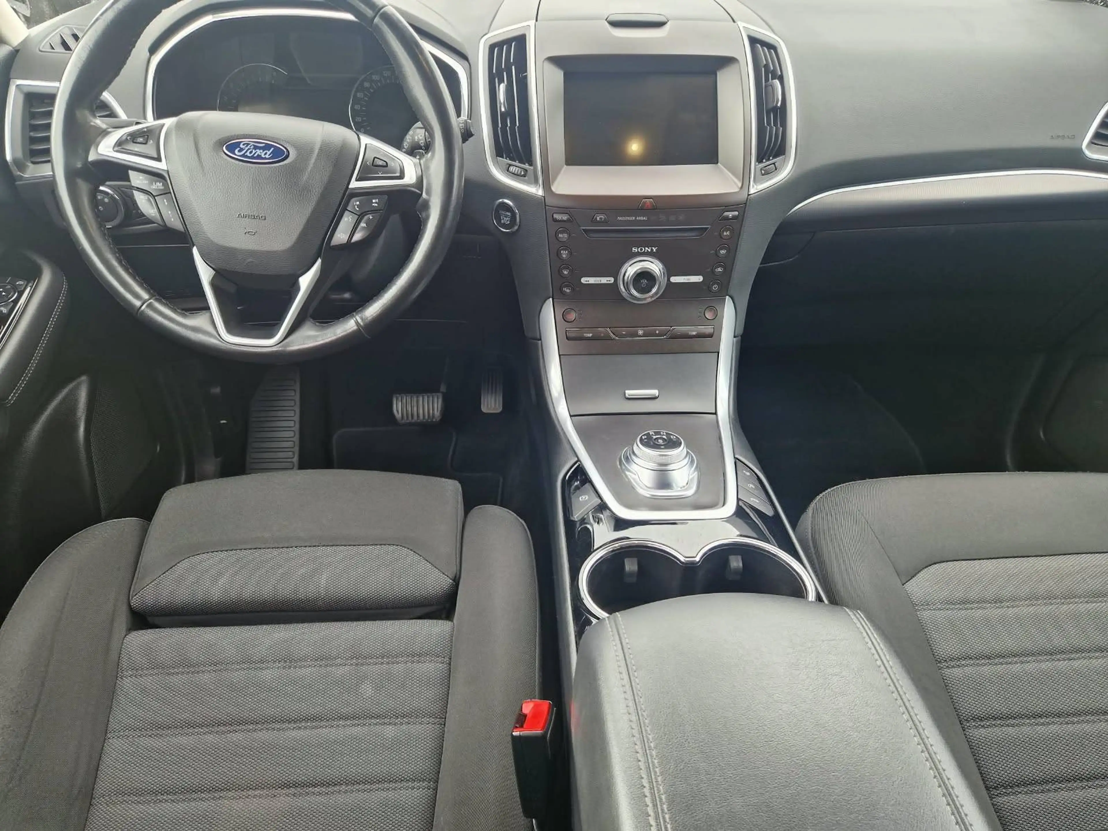 Ford Galaxy Titanium — photo 6