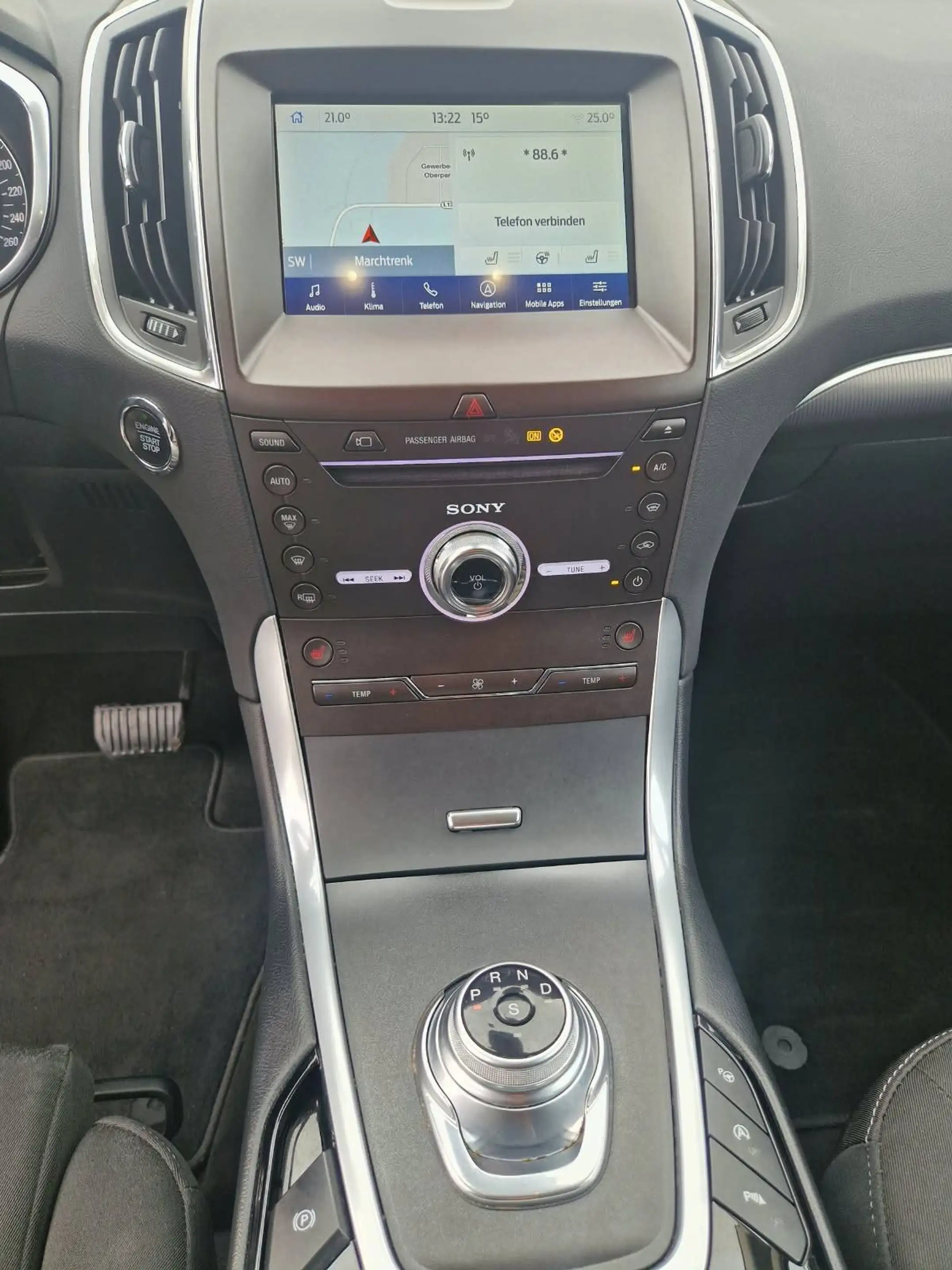 Ford Galaxy Titanium — photo 13