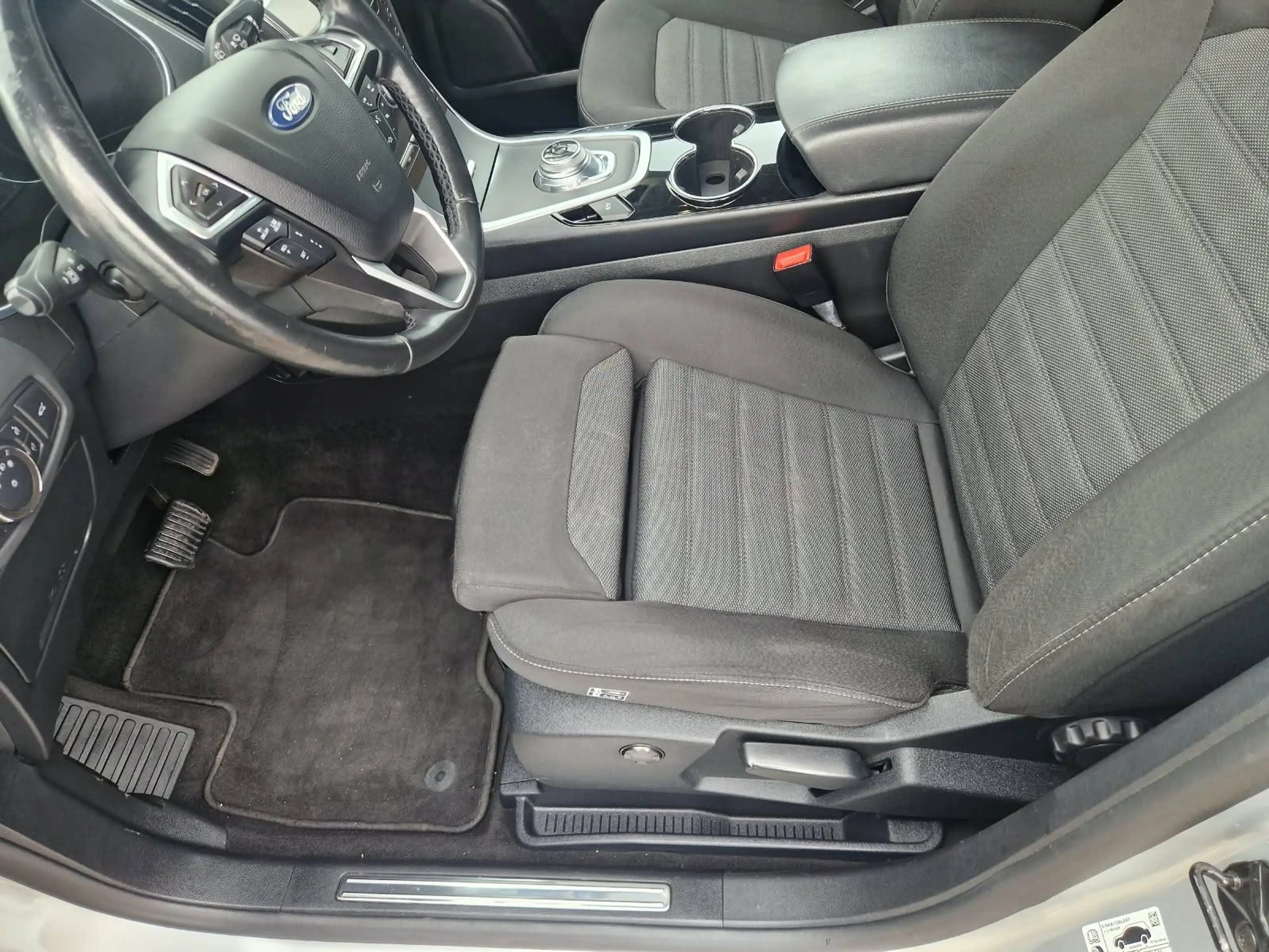 Ford Galaxy Titanium — photo 7