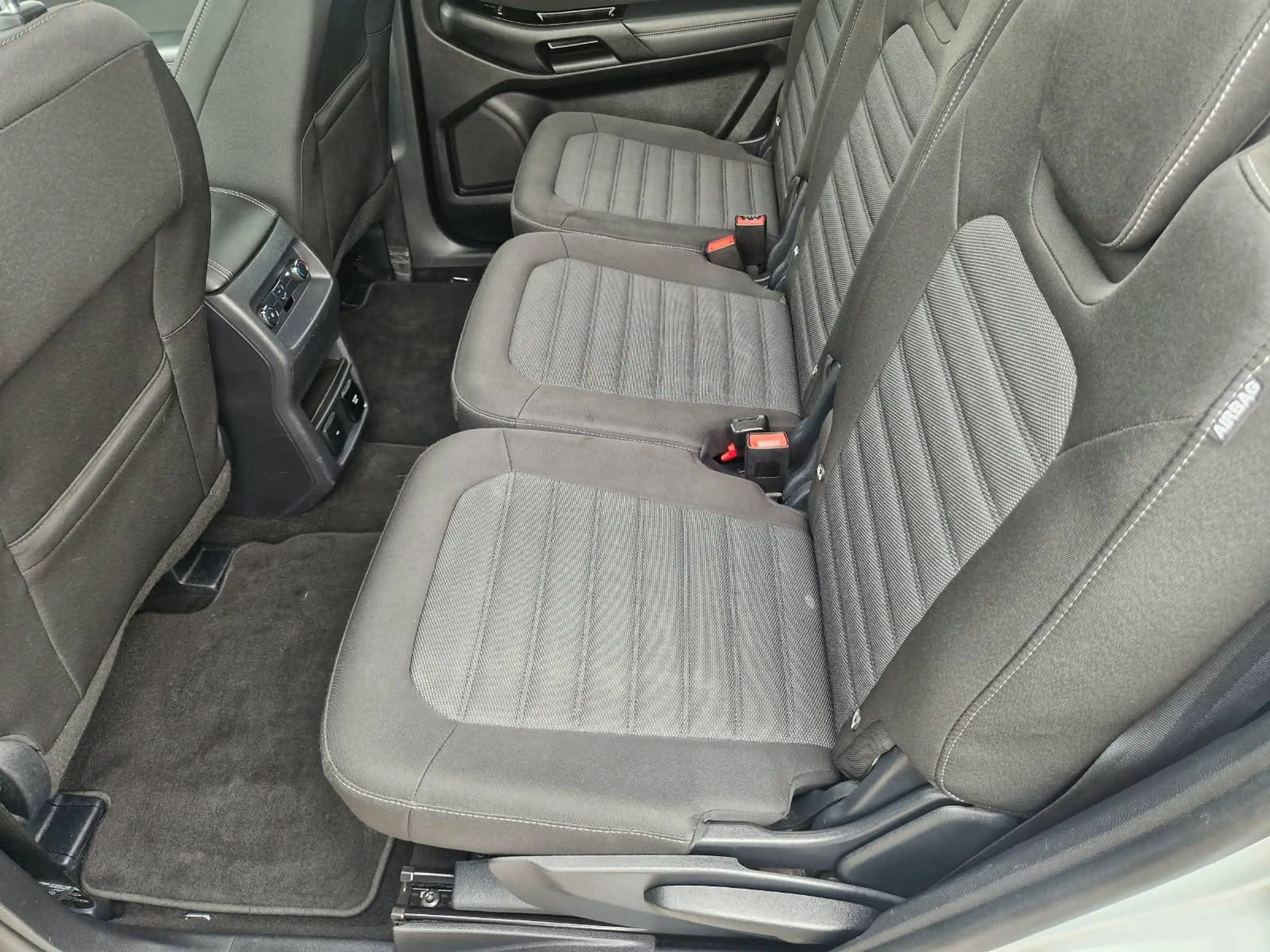 Ford Galaxy Titanium — photo 8