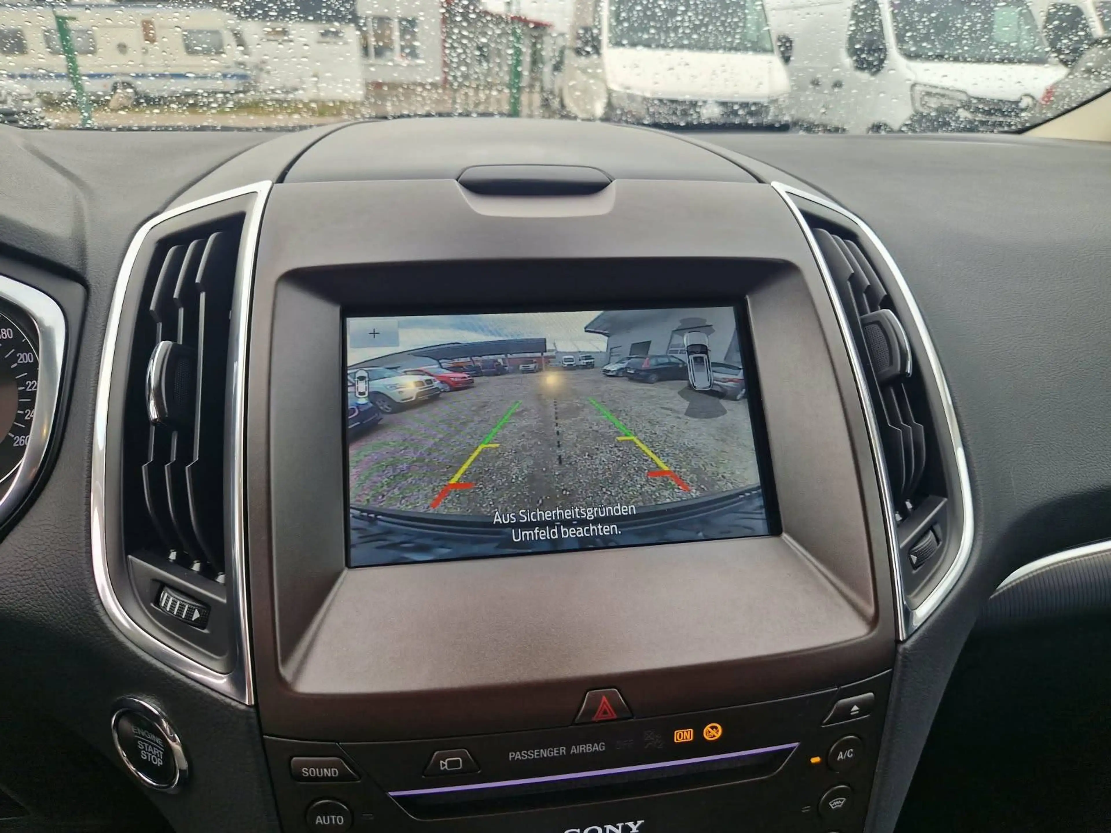 Ford Galaxy Titanium — photo 12