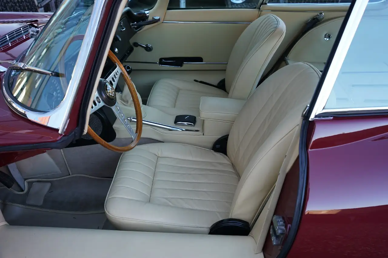 Jaguar E-Type 4.2 Litre Coupe Series 1.5 "Jaguar Heritage Certif, foto 3