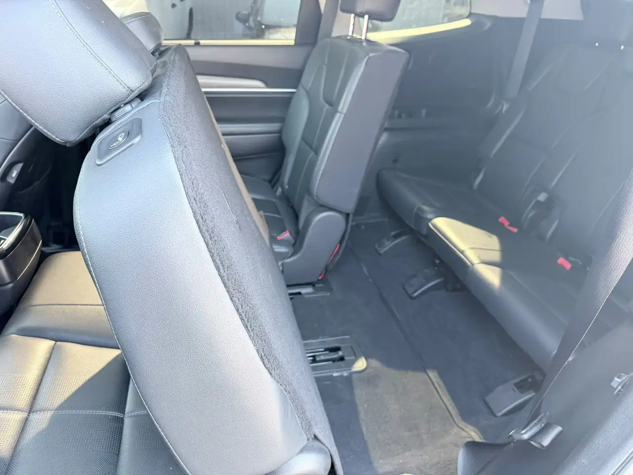 Kia Telluride снимка Kia Telluride