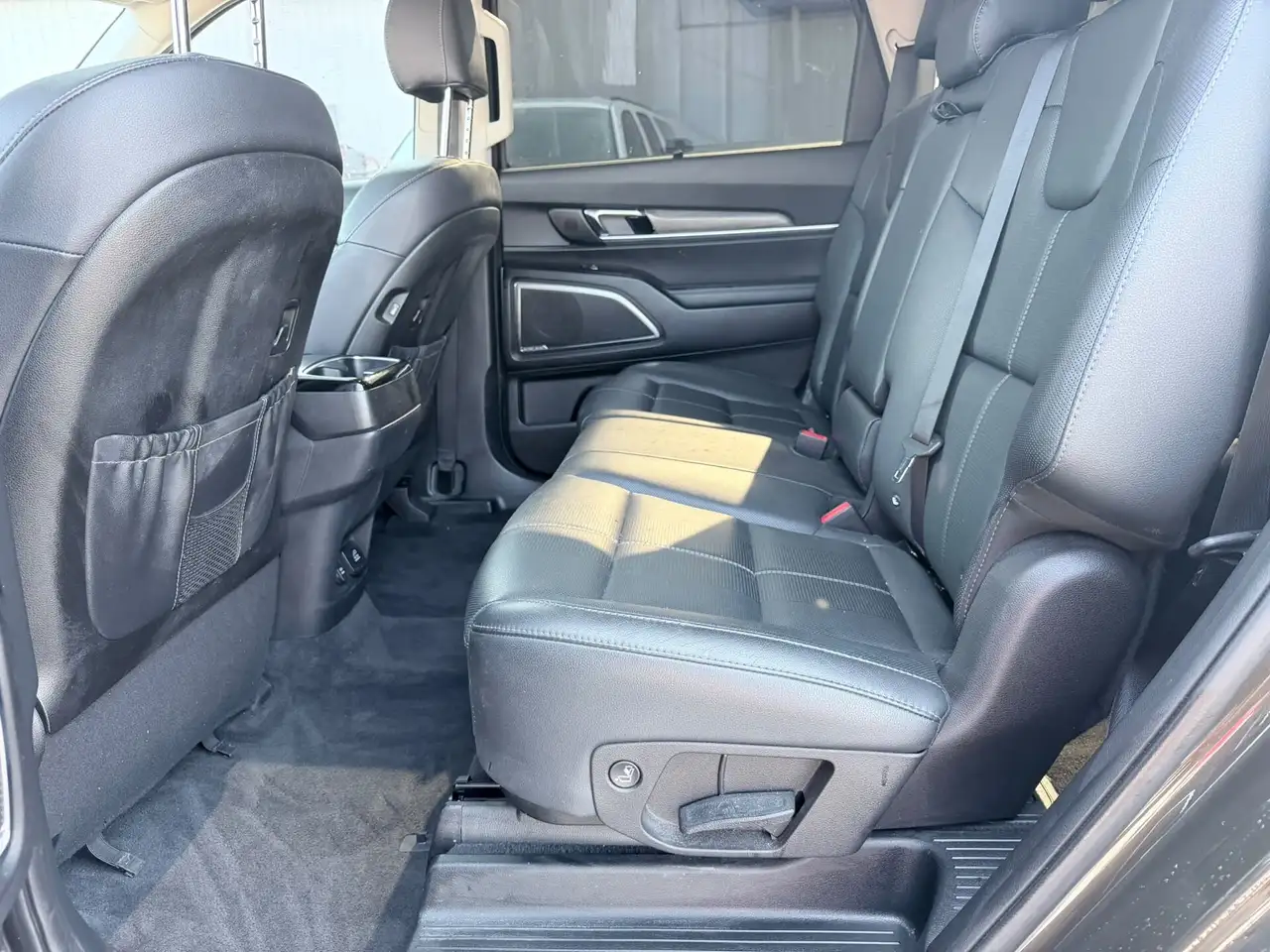 Kia Telluride снимка Kia Telluride