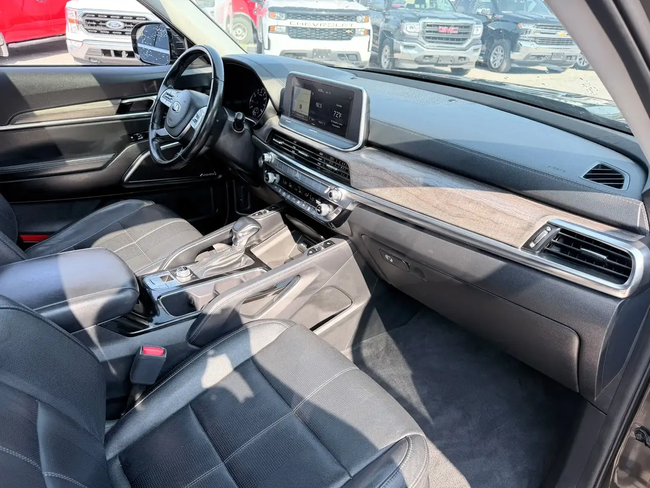 Kia Telluride снимка Kia Telluride