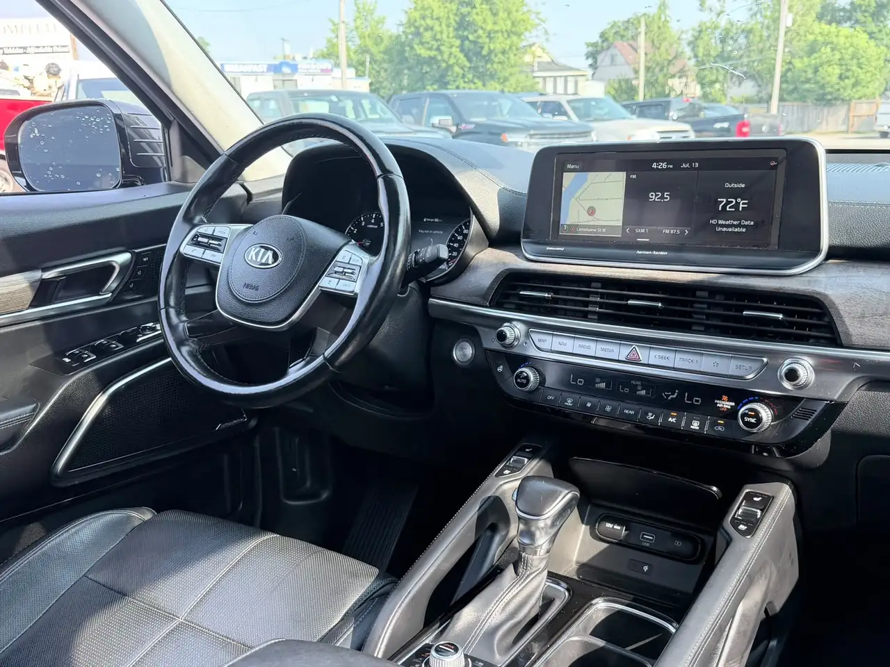 Kia Telluride снимка Kia Telluride
