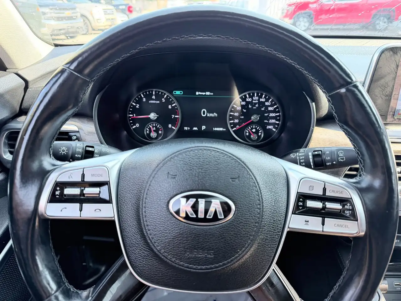 Kia Telluride снимка Kia Telluride