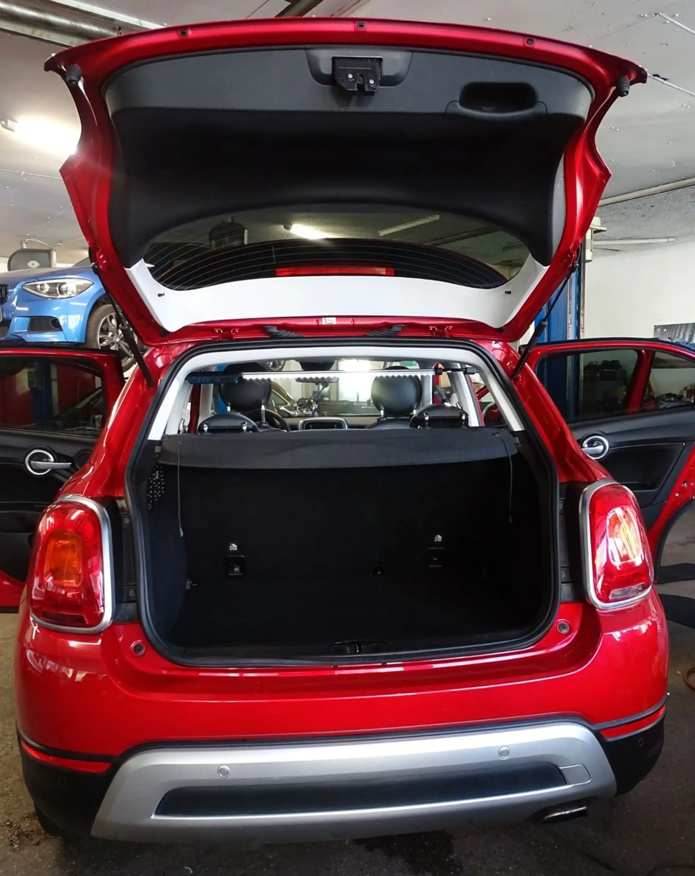 Fiat 500X Cross Plus Allrad Navi AHK Automatik — photo 10