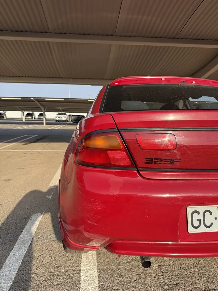 Mazda 323, foto 4