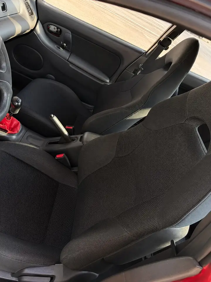Mazda 323, foto 5