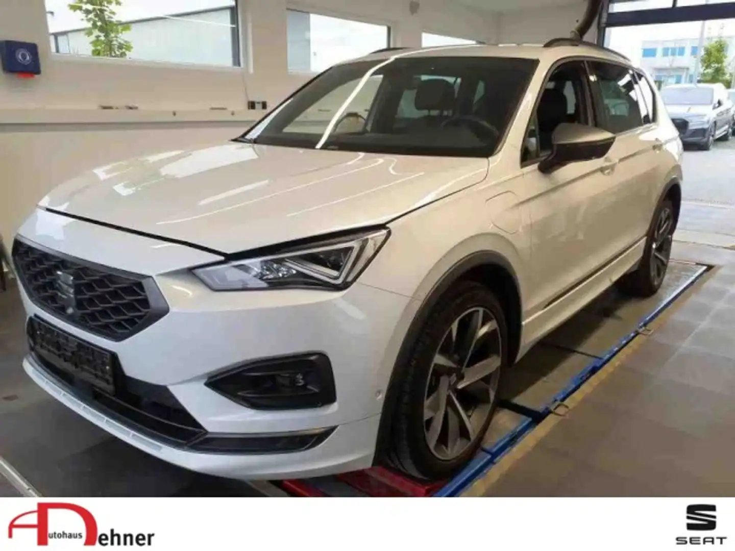 SEAT Tarraco FR e-Hybrid LEDER+PANO+ACC+360KAM+CARPLAY Klima Weiß - 1