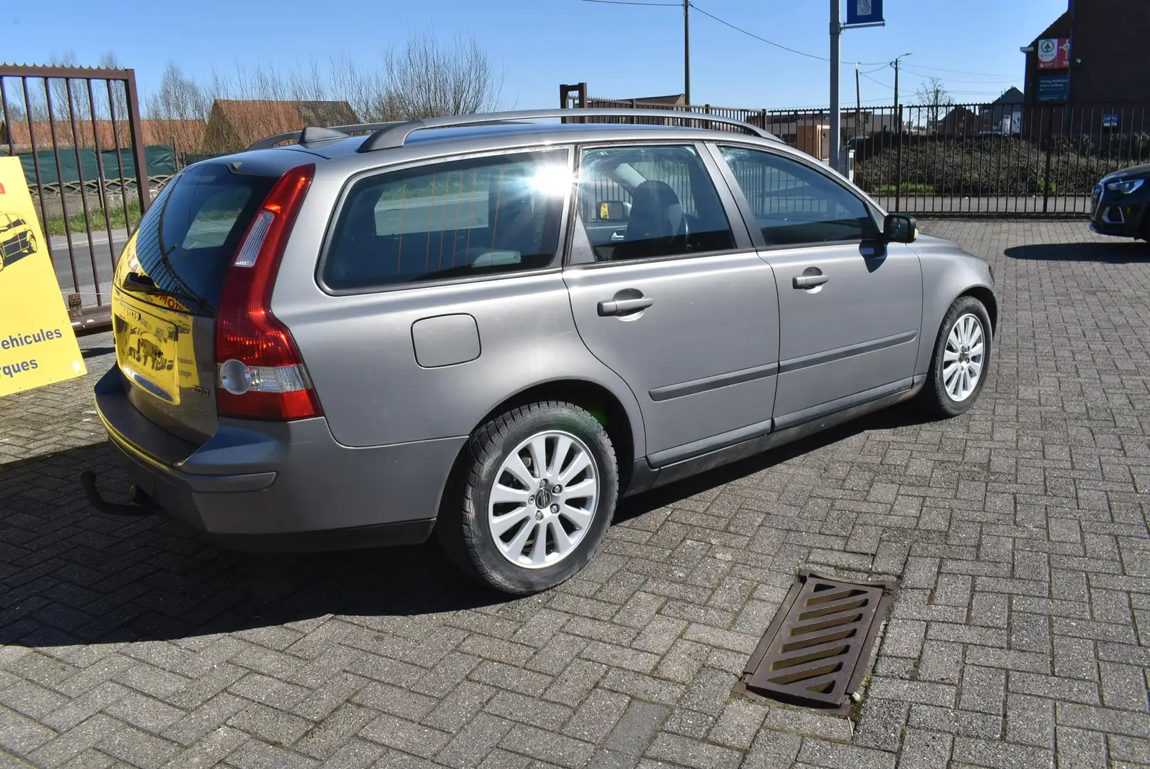 Volvo V50 2.0 Turbo - D Momentum / Airco Gris - 2