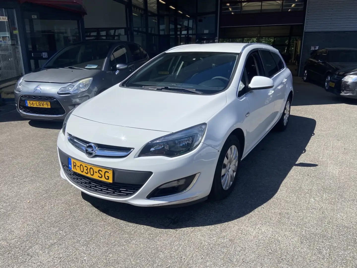Opel Astra Sports Tourer 2.0 CDTi Cosmo Blanc - 1